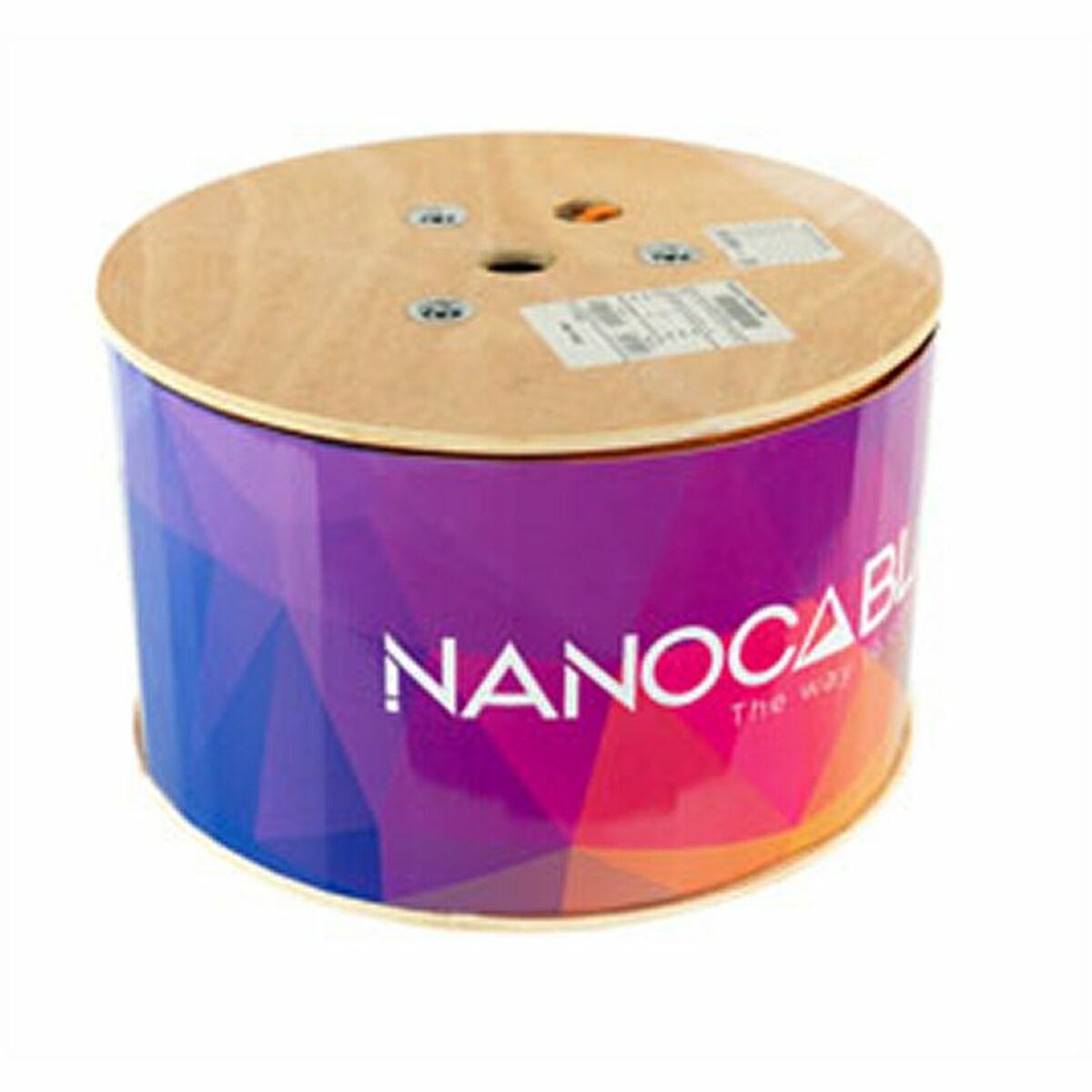Una bobina de cable con un diseño multicolor, lados de madera y el logotipo de Nanocable. Aislada sobre blanco.