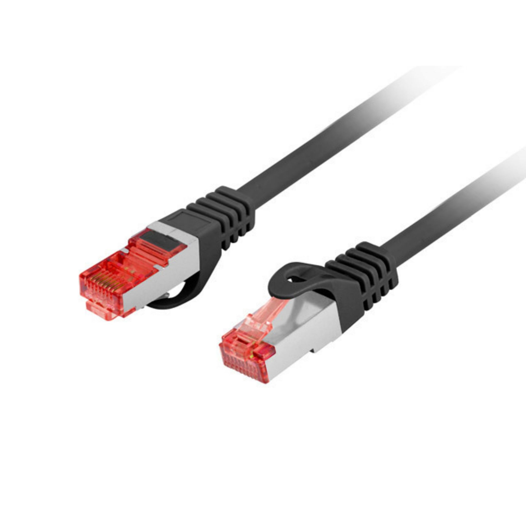Cable Ethernet negro con conectores rojos, en ángulo sobre fondo blanco.
