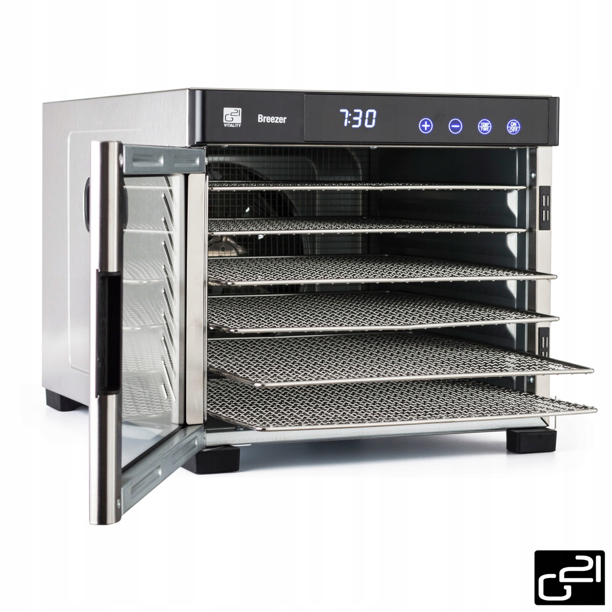 Suszarka do żywności ze stali nierdzewnej z otwartymi drzwiami ukazującymi metalowe ruszty. Posiada wyświetlacz cyfrowy.