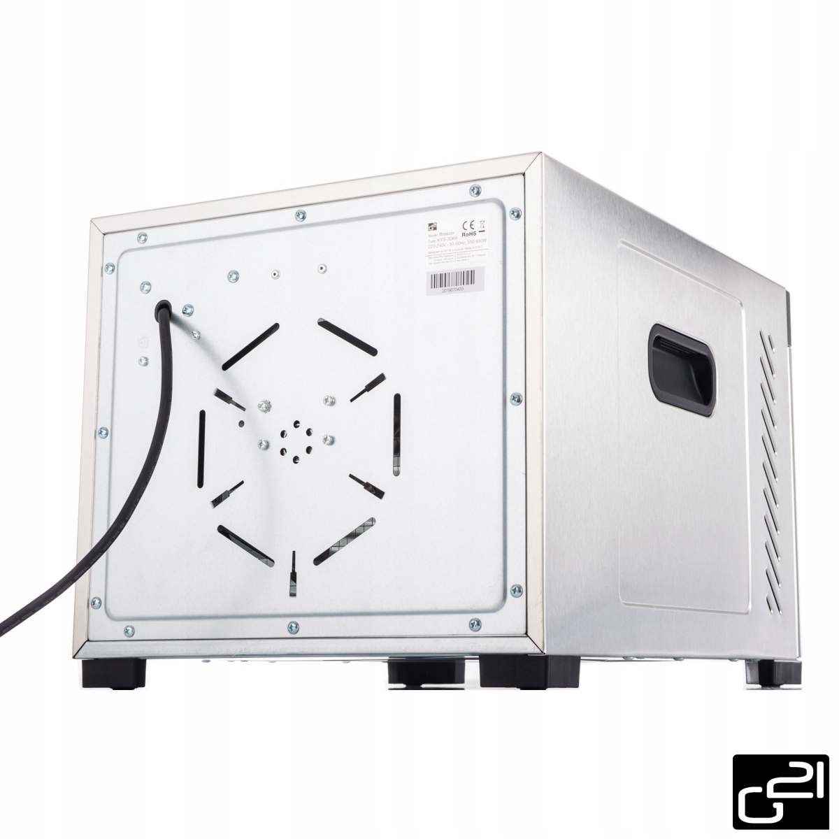 Tył srebrnego piekarnika z czarnym przewodem, na białym tle. Tył ma wentylację w kształcie wachlarza.