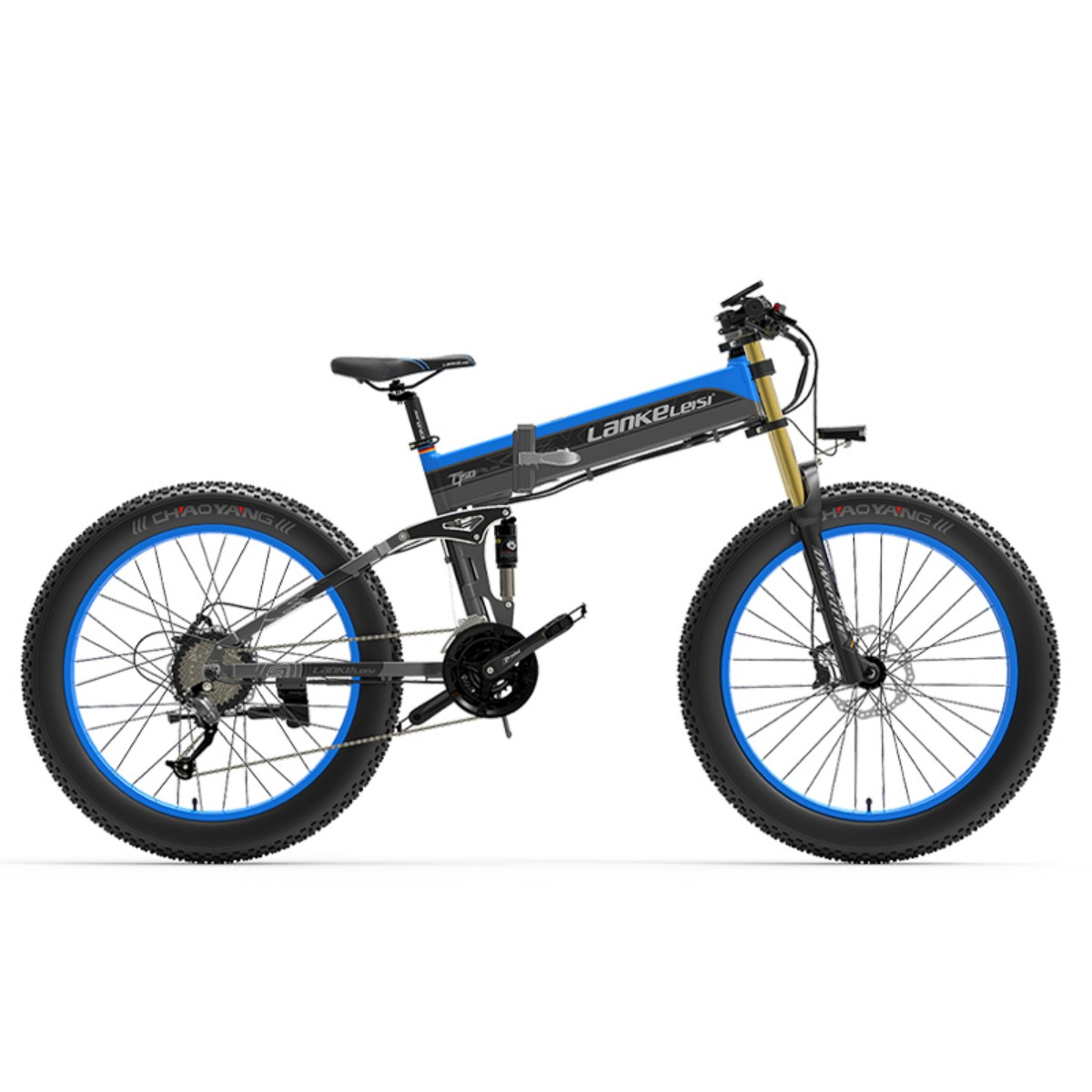 Niebiesko-czarny elektryczny rower z grubymi oponami na białym tle, widok z boku. Ma akumulator.