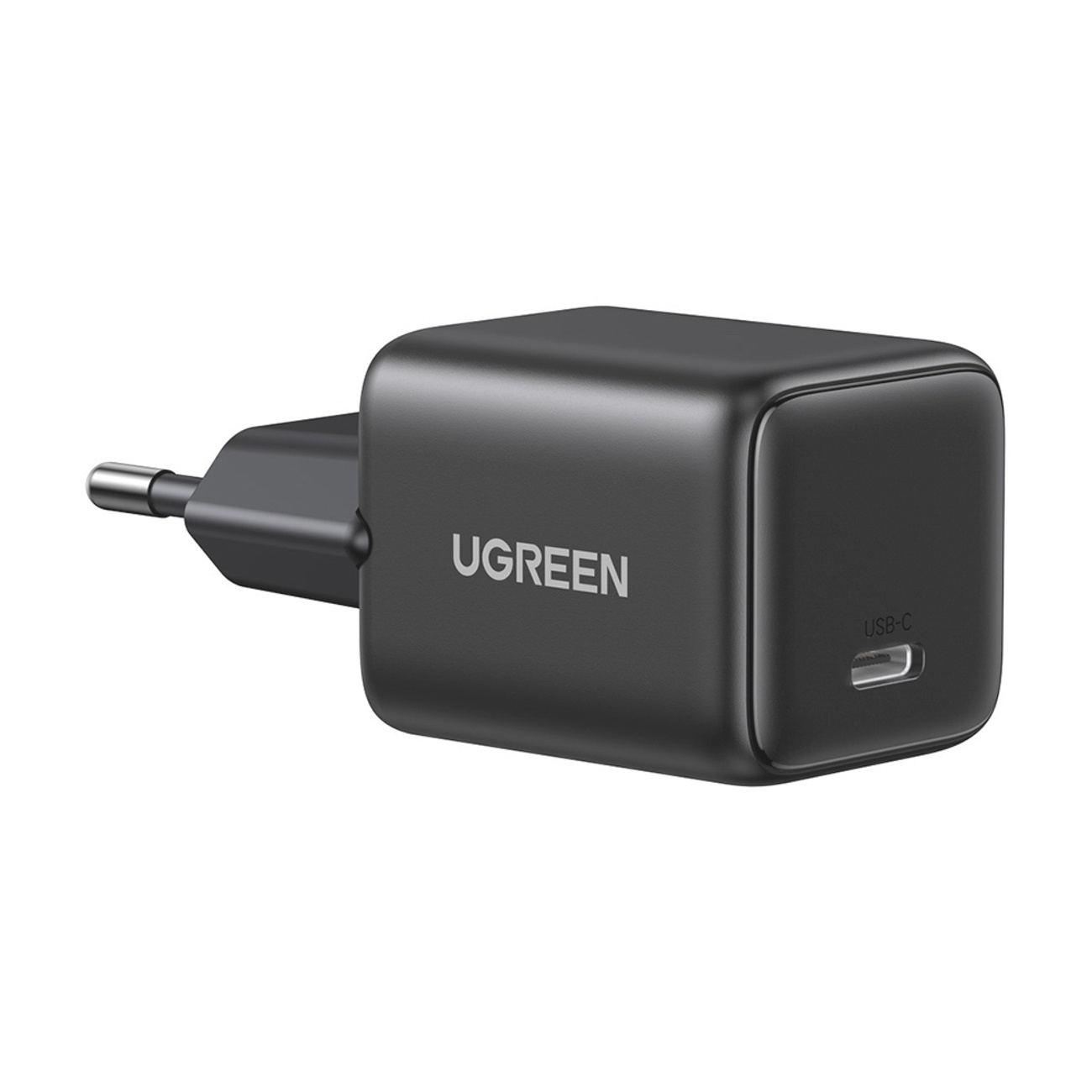 Un adattatore di alimentazione USB-C UGREEN nero con una porta USB-C. Il testo 'UGREEN' è visibile.