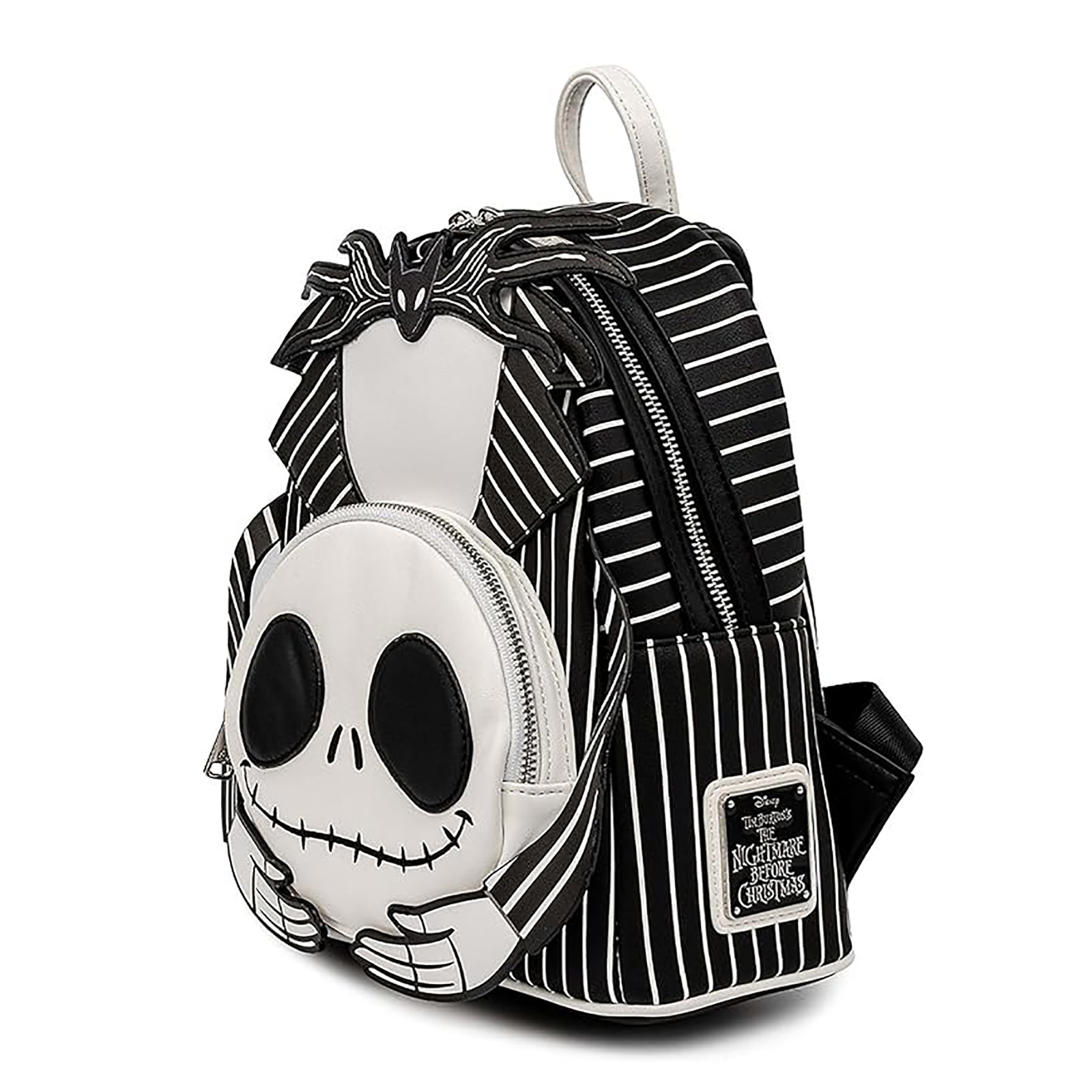 Ein Rucksack mit Jack Skellington-Design. Er hat schwarz-weiße Streifen und einen Totenkopf auf der Vorderseite.