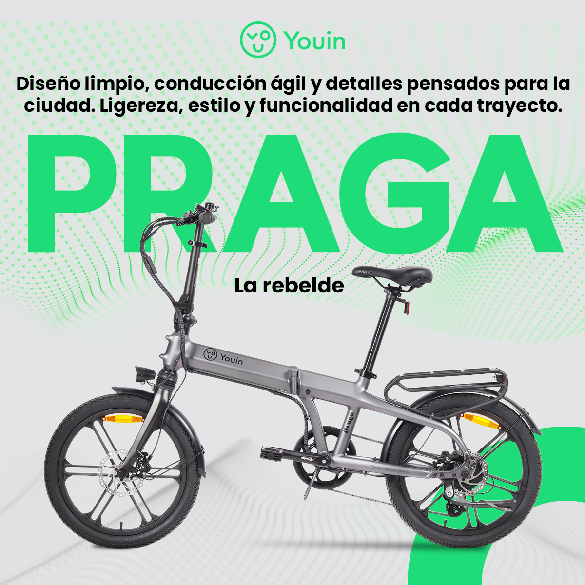 Bicicleta eléctrica plegable gris sobre fondo verde. Texto en verde: 'PRAGA'.