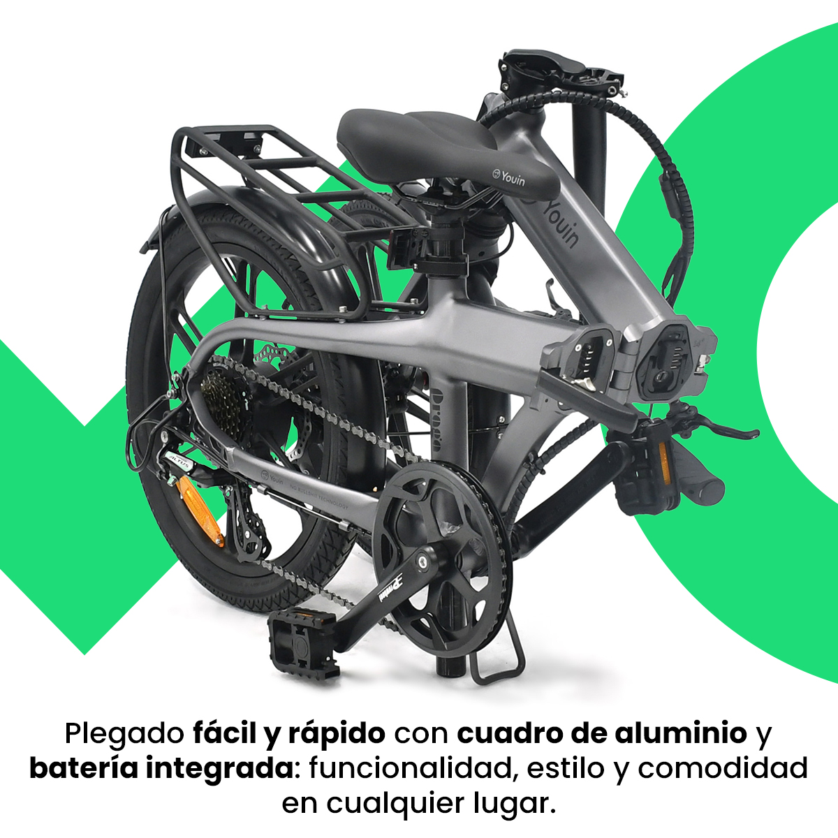 Primer plano de una bicicleta eléctrica plegada. Colores negro y gris. Texto en la parte inferior.