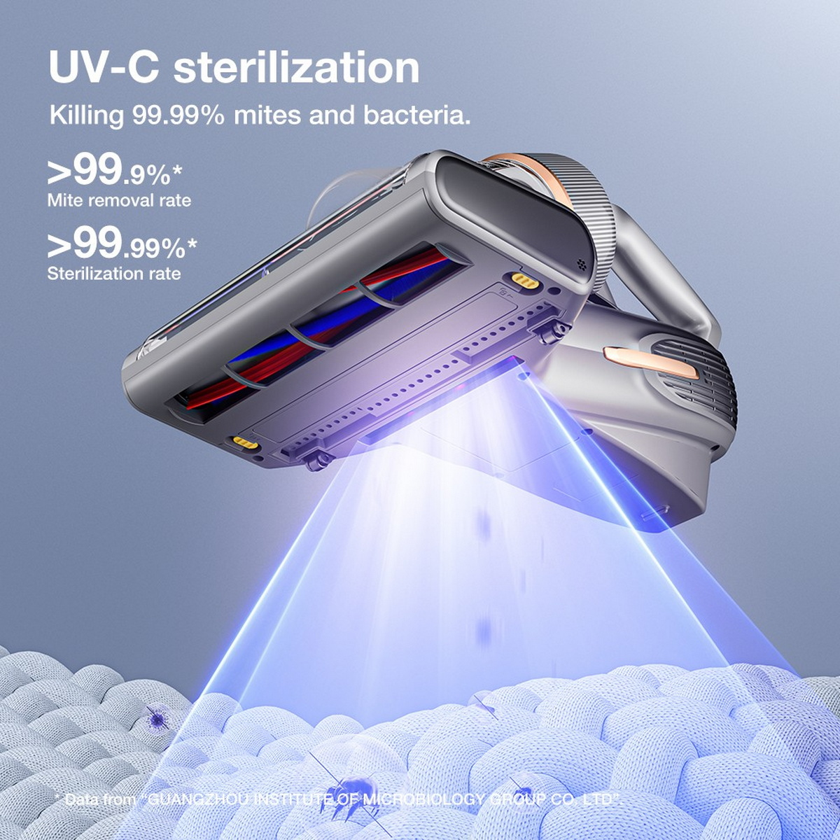 Ein Staubsauger emittiert UV-C-Licht. Er sterilisiert eine Matratzenoberfläche.