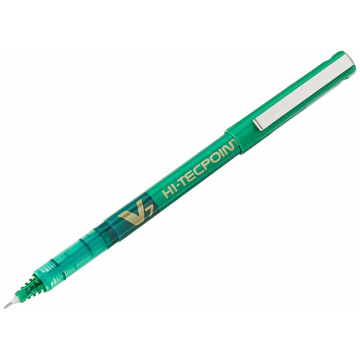 Ein grüner Hi-Tecpoint-Stift mit Kappe und Clip, schräg vor weißem Hintergrund.