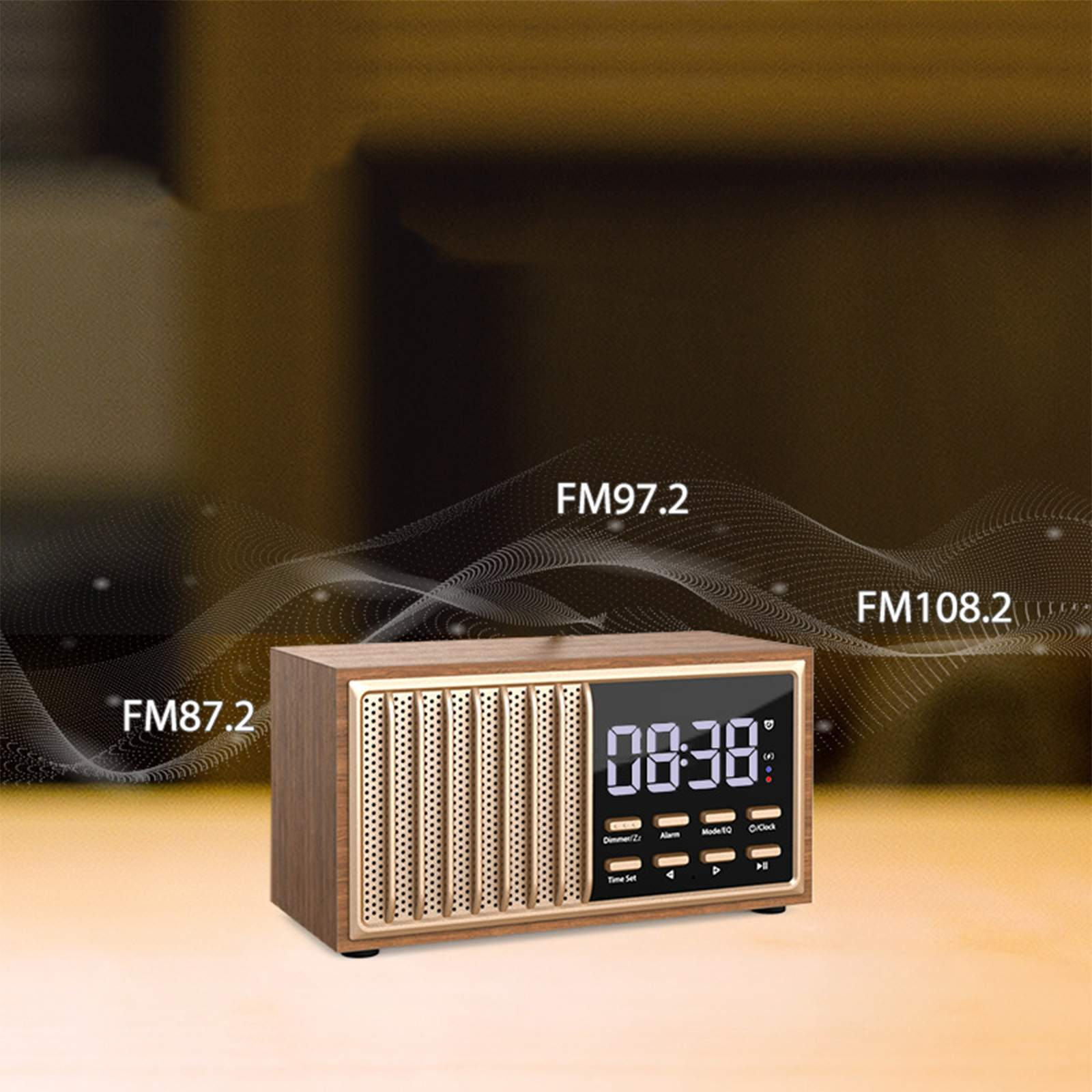 Holz-Retro-Radio mit Digitalanzeige, die Zeit und FM-Radioinformationen anzeigt.