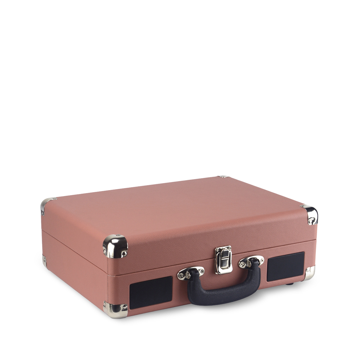 Zamknięty, różowy gramofon w stylu walizki. Posiada uchwyt i srebrne osłony narożne.