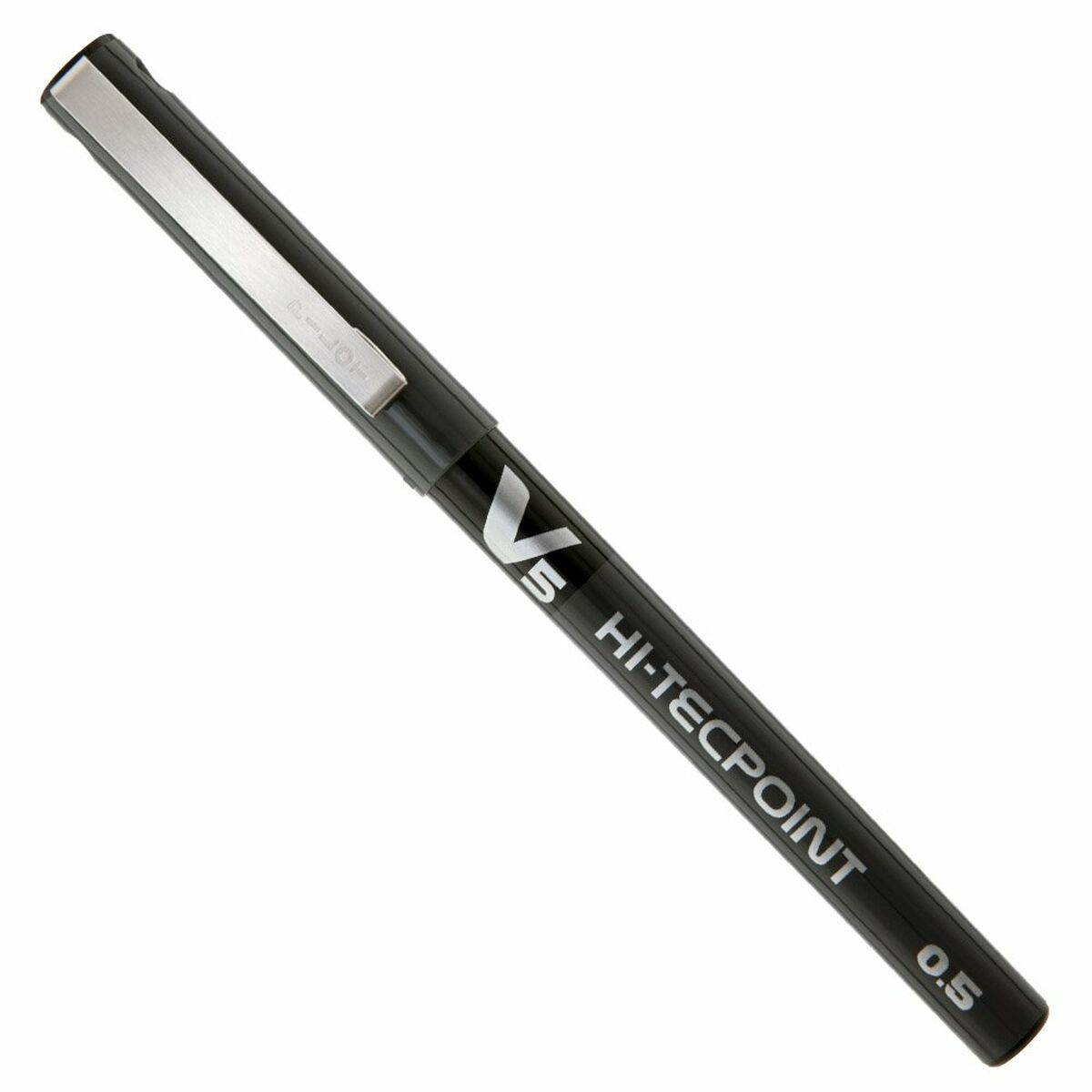 Schwarzer Stift mit silbernem Clip, beschriftet 'V5 HI-TECPOINT 0.5'. Der Stift ist auf weißem Hintergrund abgewinkelt.