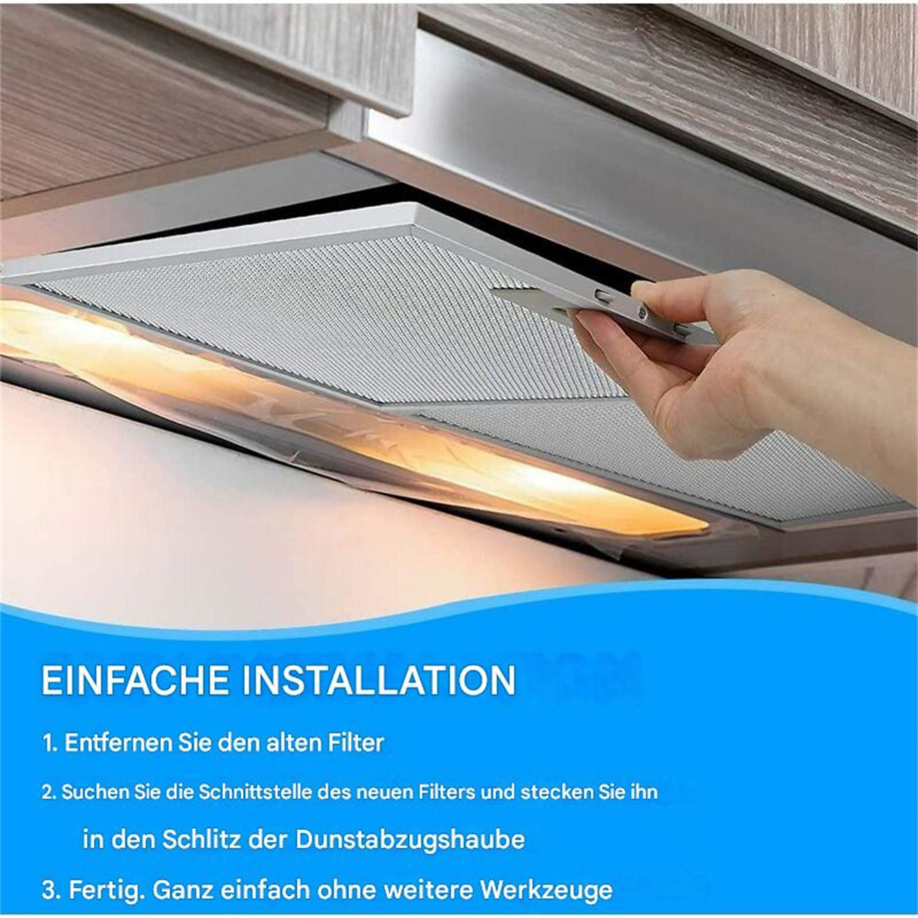 Eine Hand, die einen Filter in eine Dunstabzugshaube einbaut. Text: Einfache Installation. Anweisungen sind mit 1-3 nummeriert.