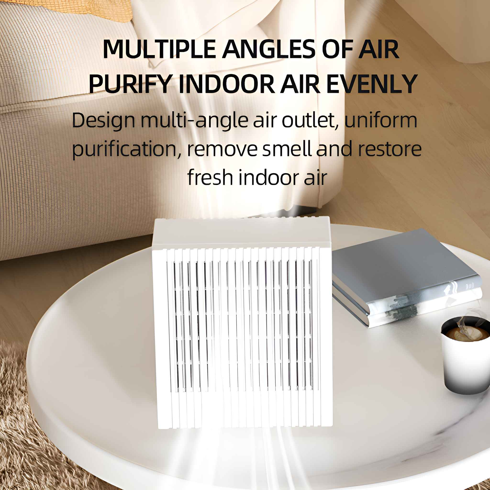Ein weißer Luftreiniger auf einem weißen Tisch. Es zeigt einen Luftauslass. Ein Buch und eine Tasse sind daneben.