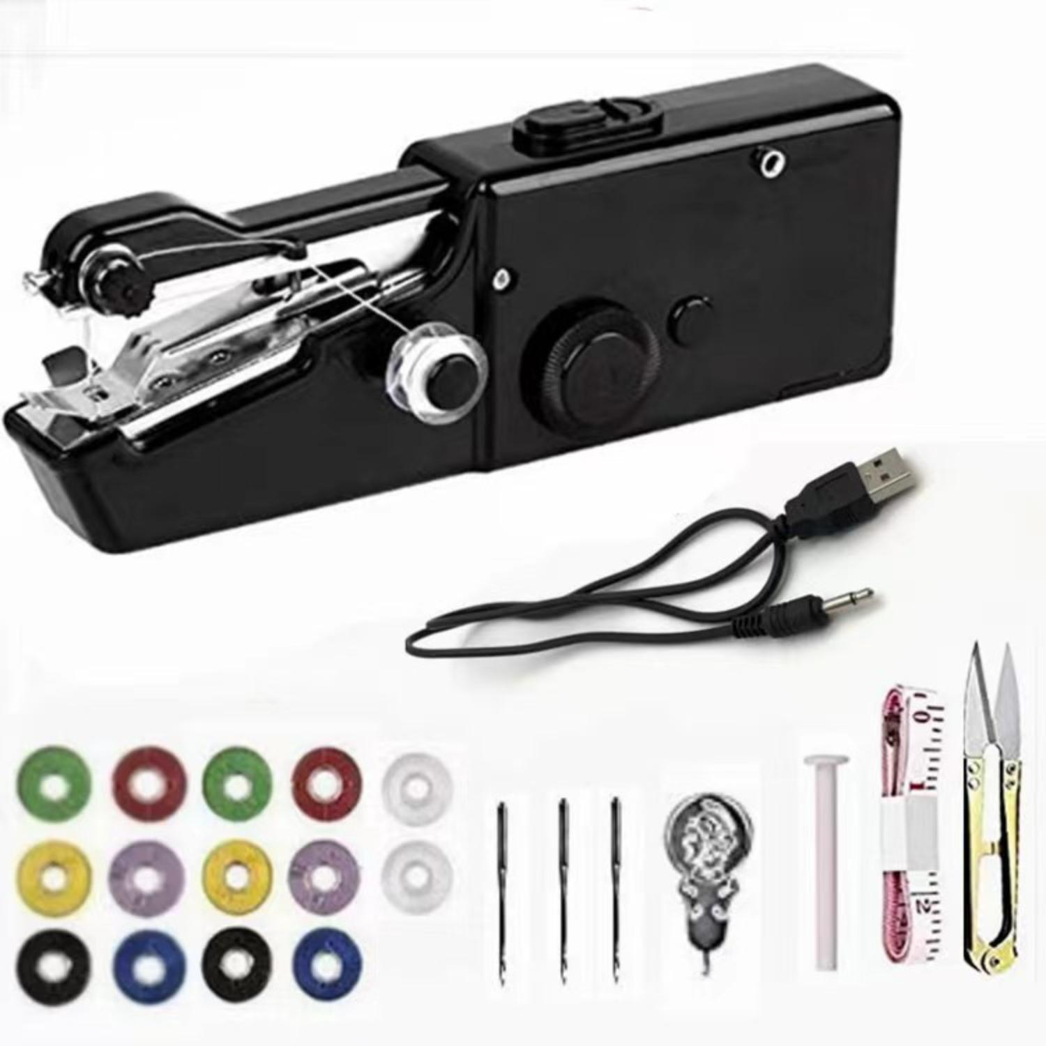 Schwarze Handnähmaschine mit Zubehör: Spulen, Nadeln, Schere, Maßband und USB-Kabel.