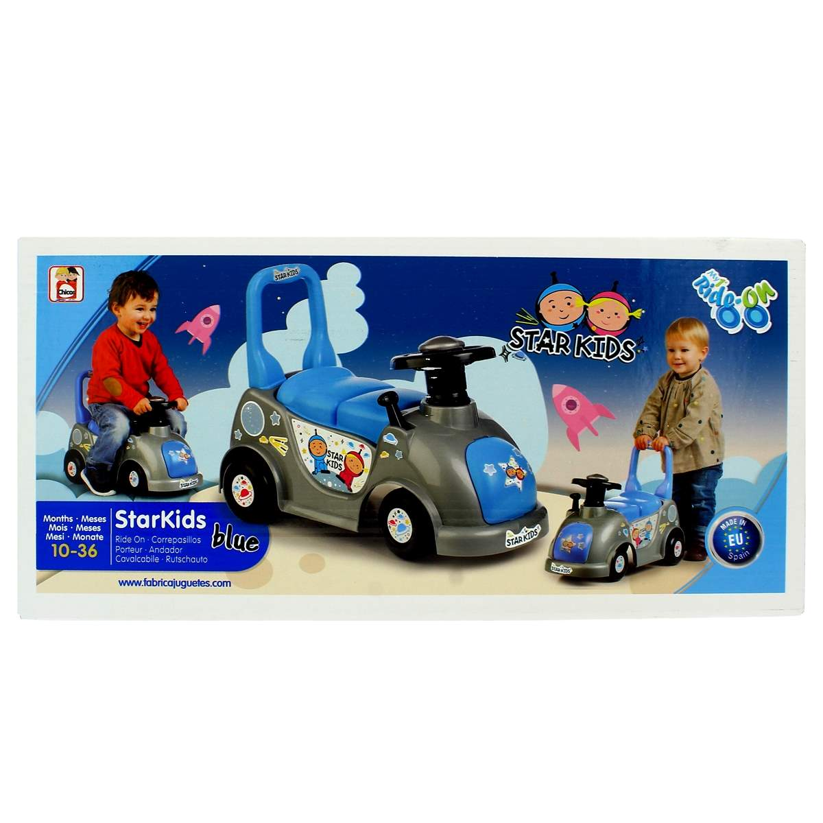 Pudełko ze zdjęciami niebieskiego jeździka. Dwoje dzieci bawi się samochodem, w tle niebieskie niebo.