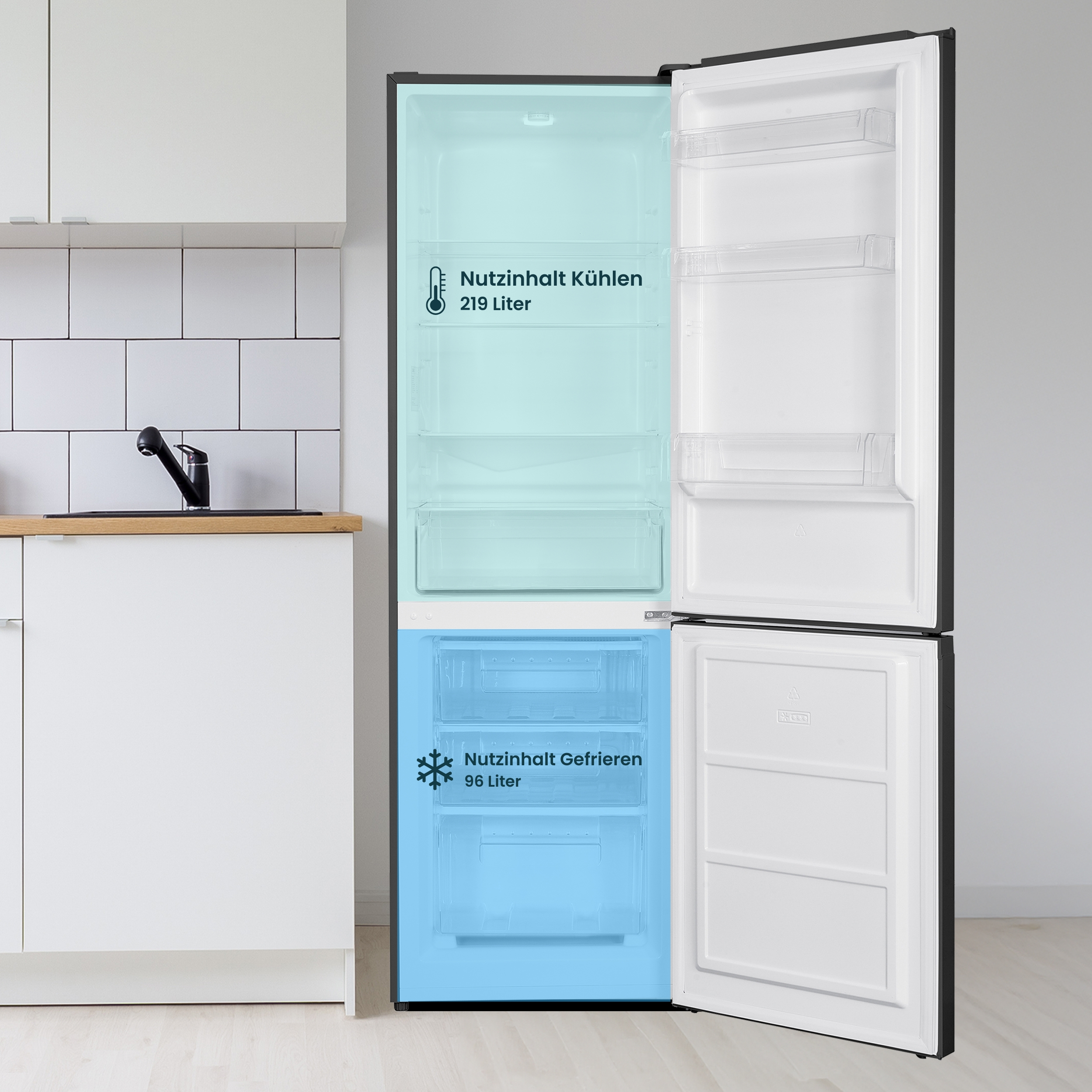Kühlschrank offen mit hervorgehobenem Innenraum. Textkennzeichnungen zeigen die Kühl- und Gefrierkapazität.