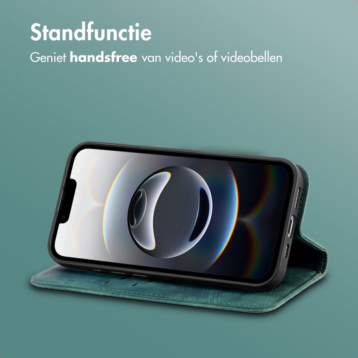 Een telefoon in een teal hoes, opgezet. Tekst: Geniet handsfree van video's of videogesprekken. De hoes is opgevouwen.