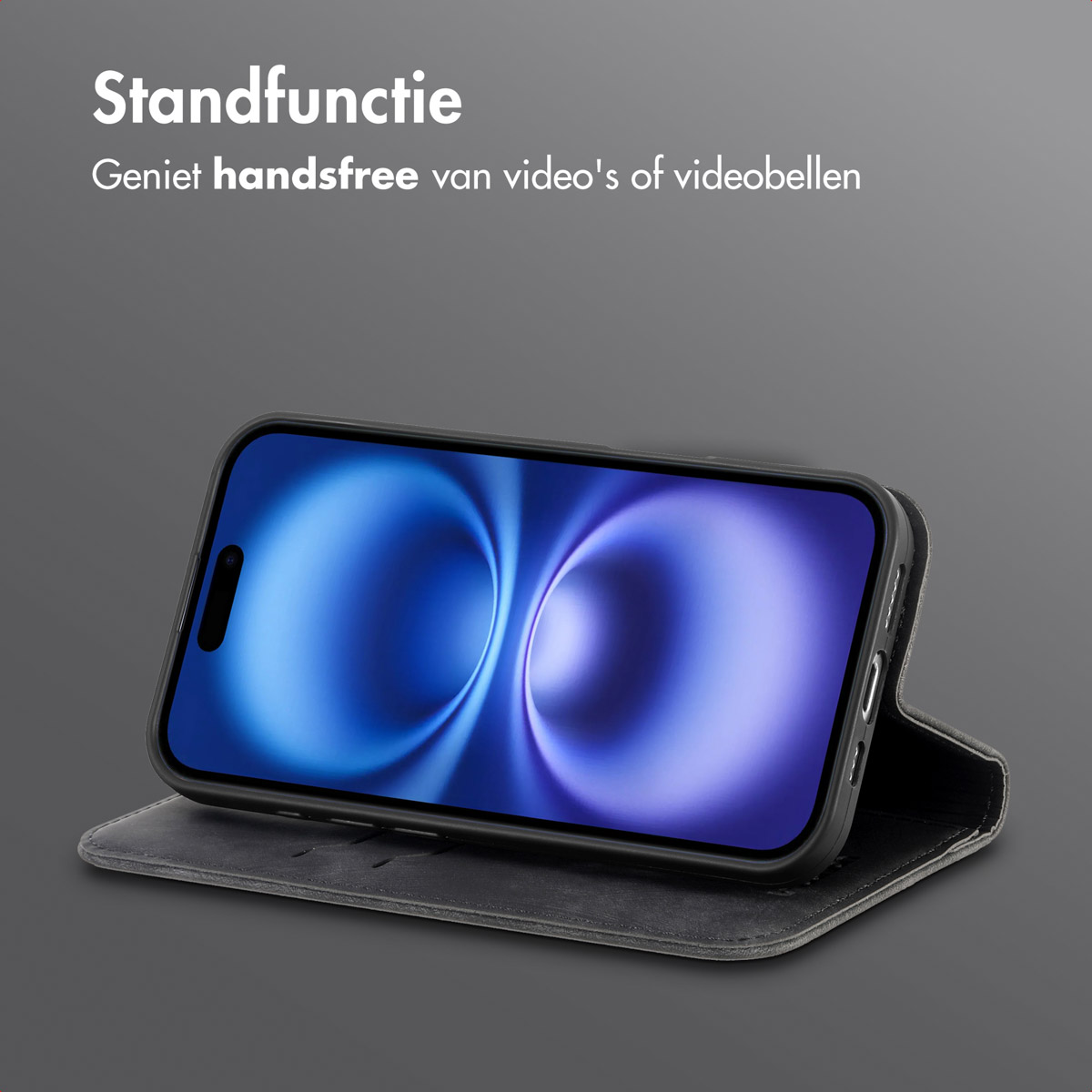 Eine schwarze Brieftaschenhülle ist aufgeklappt und hält ein Telefon horizontal, wobei ein blaues kreisförmiges Design auf dem Bildschirm zu sehen ist.