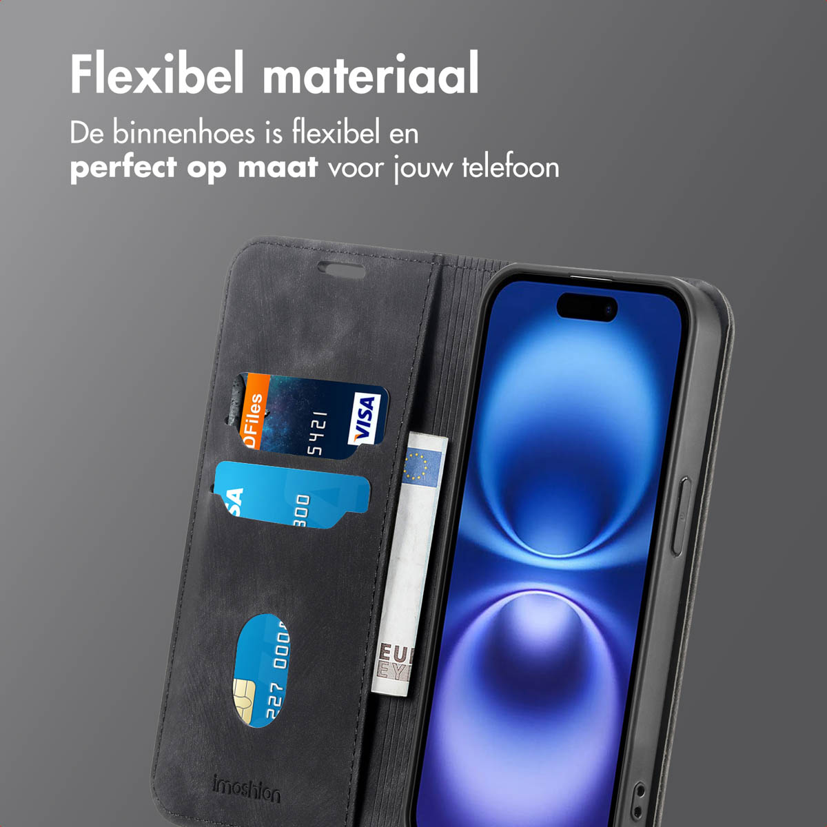 Una custodia a portafoglio nera contiene un telefono, carte e una banconota. Il telefono mostra un design circolare su sfondo blu.