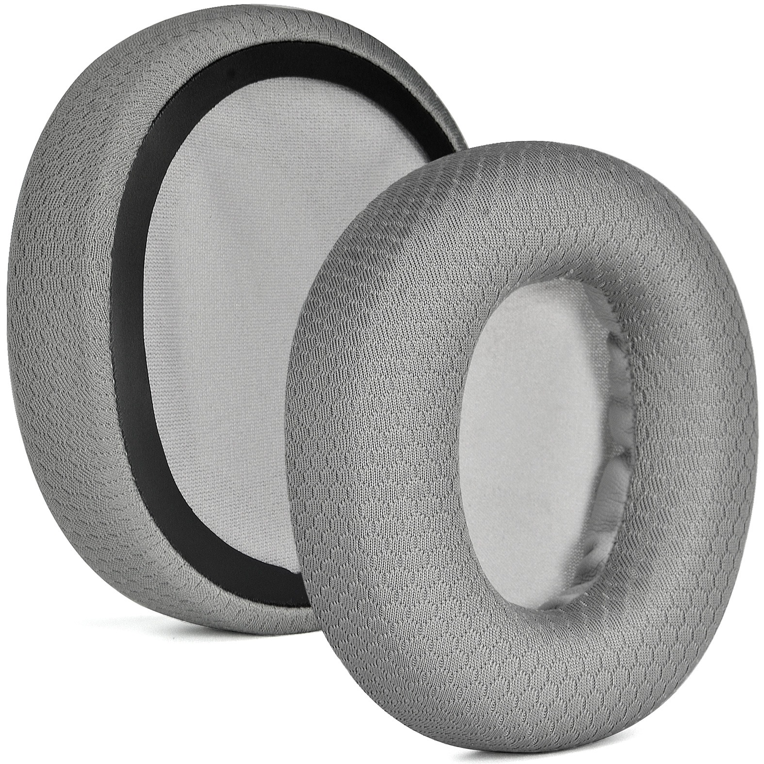 Due cuscinetti auricolari grigi, rotondi per cuffie sono mostrati su uno sfondo bianco. I cuscinetti hanno un centro in rete.