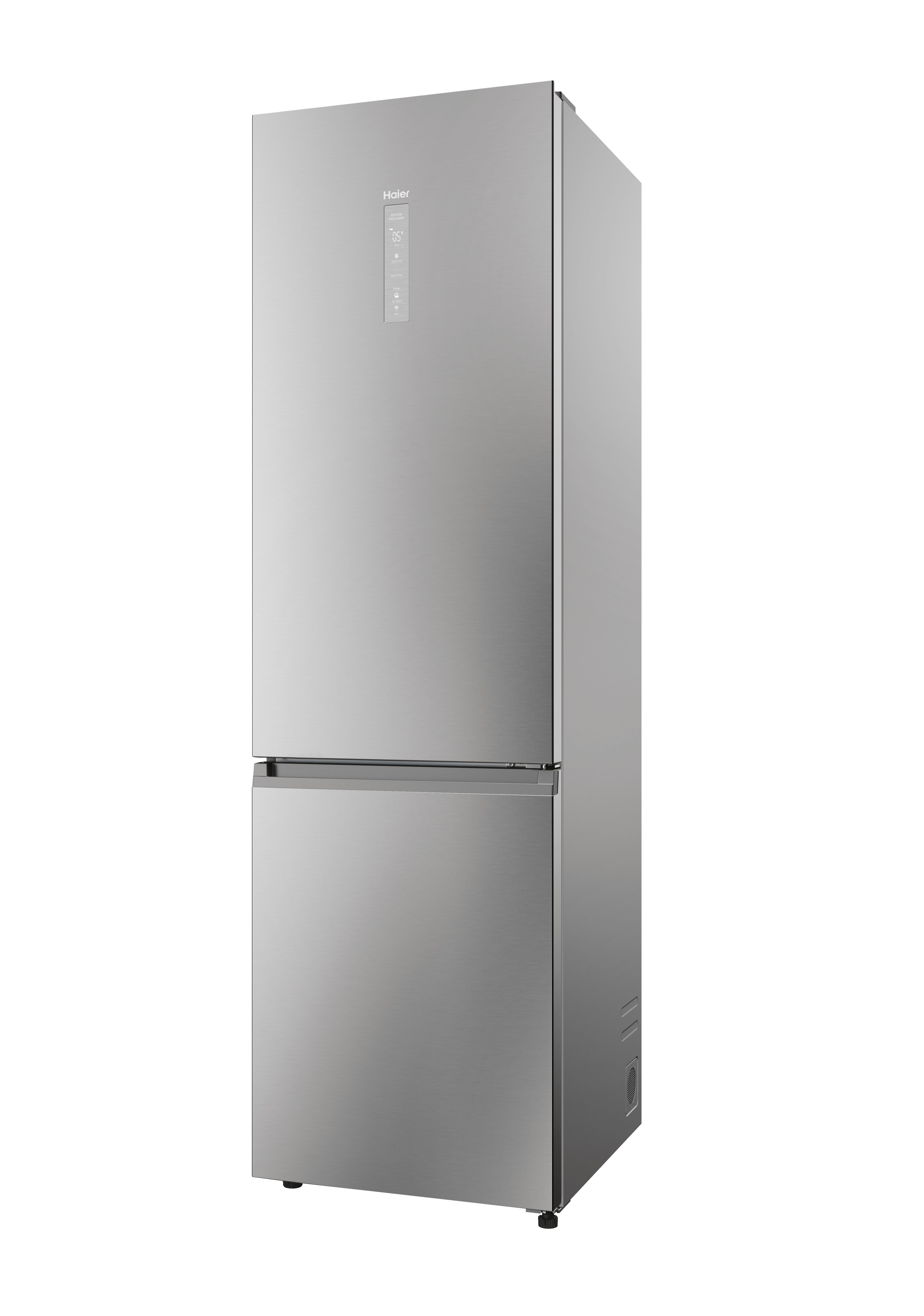 Refrigerador plateado, puertas cerradas. Pantalla digital en la puerta. Diseño sencillo, moderno. Congelador inferior.