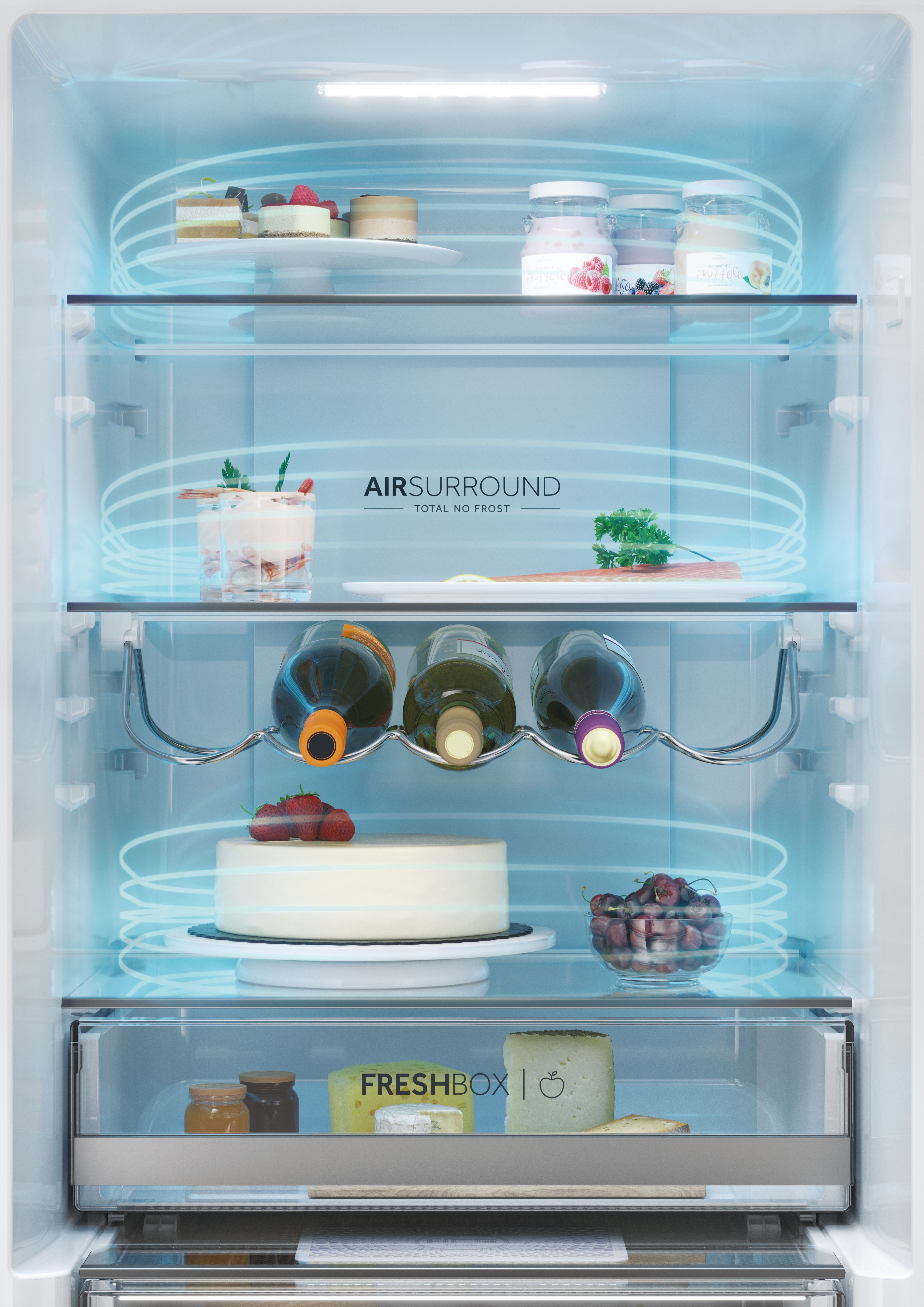 Interno di un frigorifero con vari alimenti sui ripiani. Interno bianco con effetto luce blu.