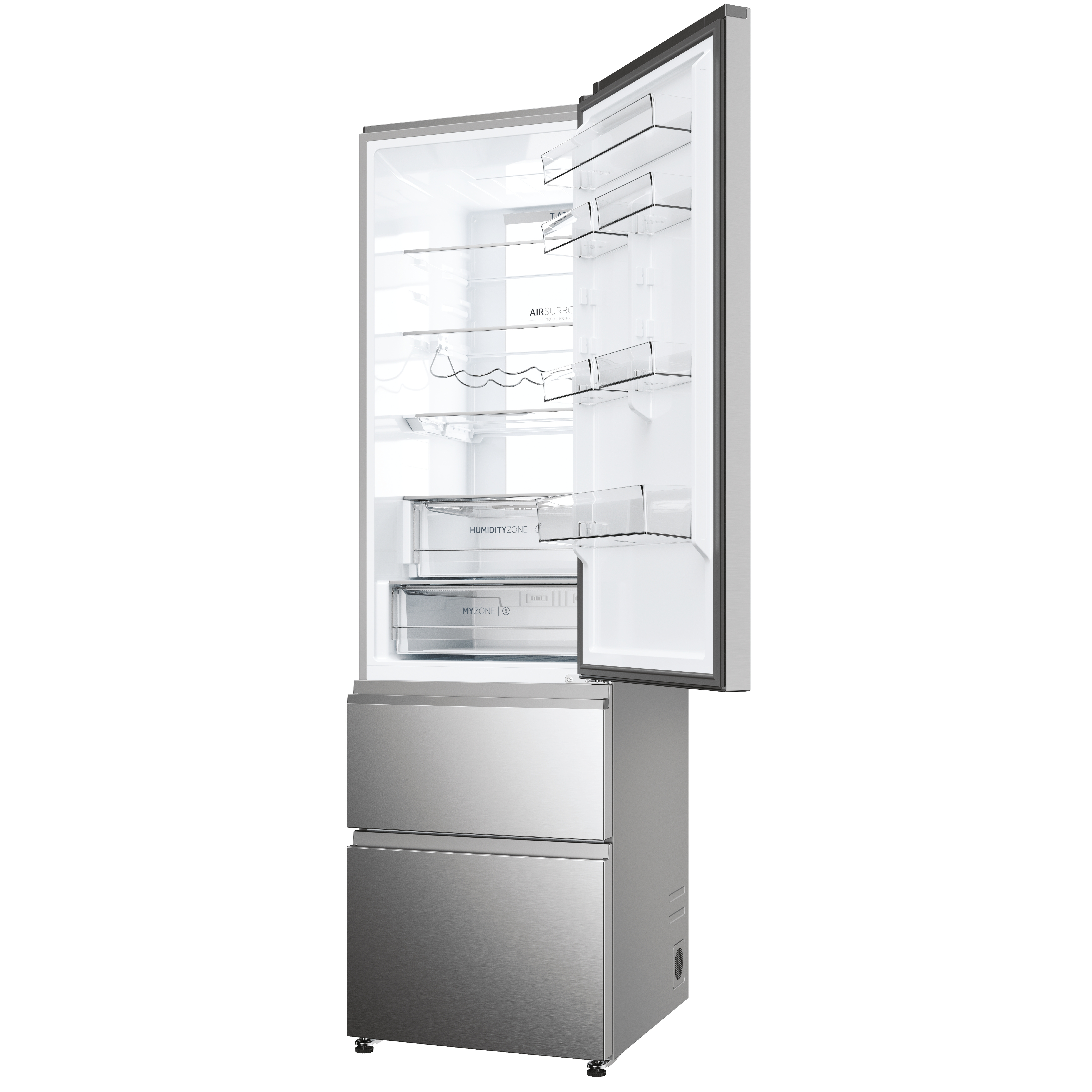 Refrigerador abierto de acero inoxidable con estantes y compartimentos vacíos contra un fondo blanco.