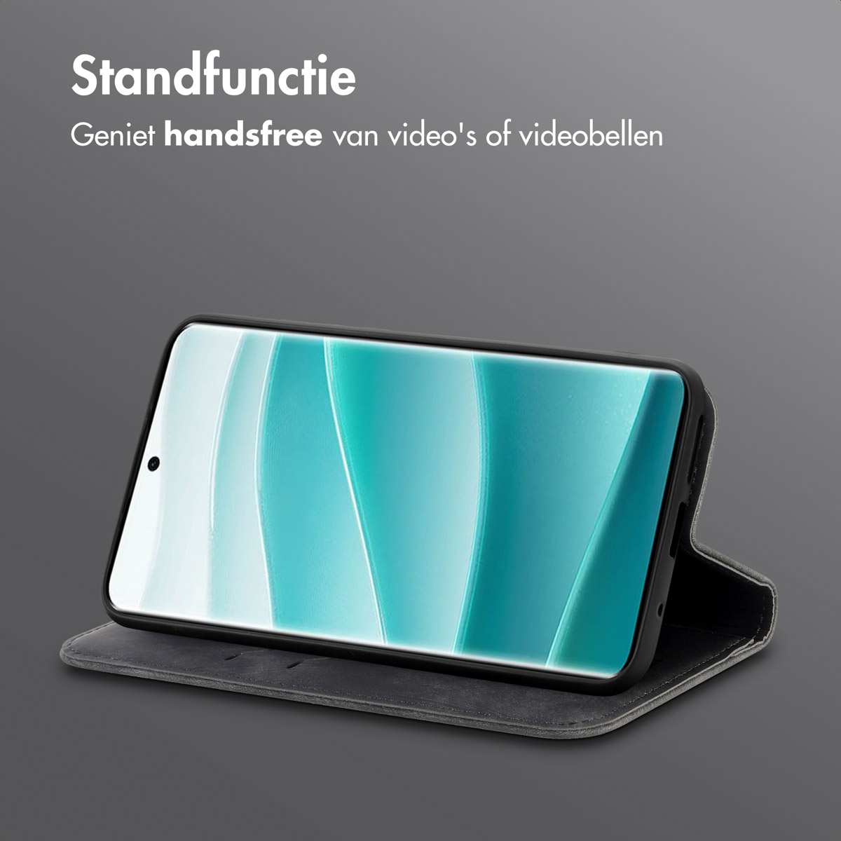 Telefoon in een flipcase, rechtopstaand. Het scherm toont een blauw-groene gradiënt. Donkergrijze achtergrond.