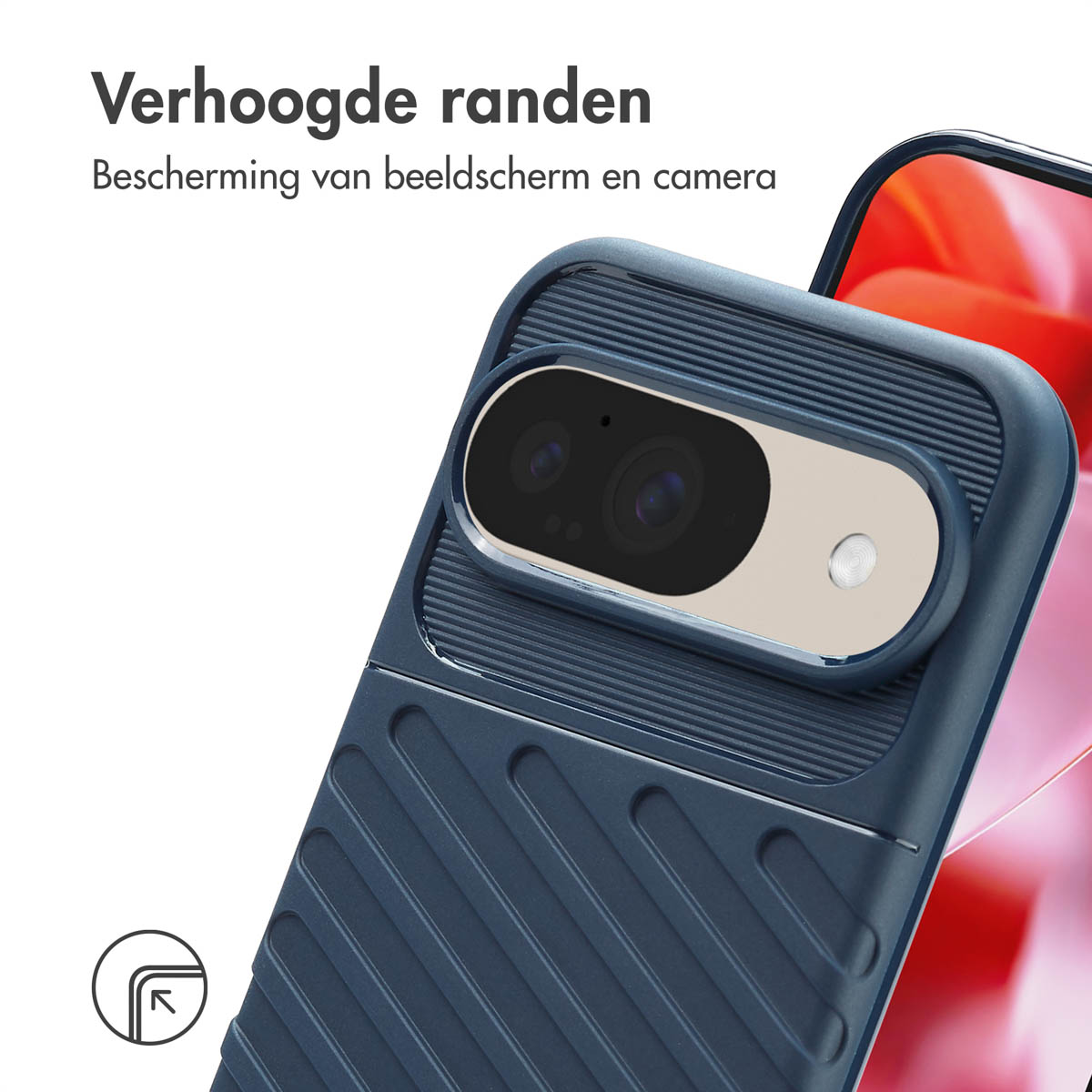 Un telefono in una custodia blu con protezione della fotocamera. La custodia copre la fotocamera. Lo sfondo è azzurro.