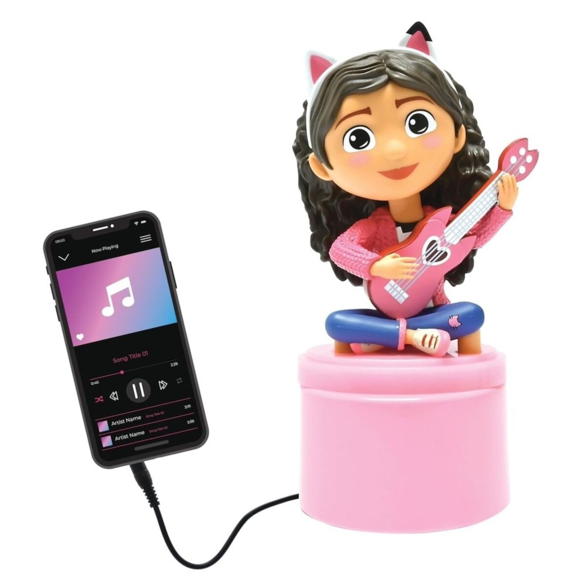 Ein Mädchen mit Katzenohren spielt eine rosa Gitarre neben einem Smartphone. Das Telefon zeigt eine Musik-App.