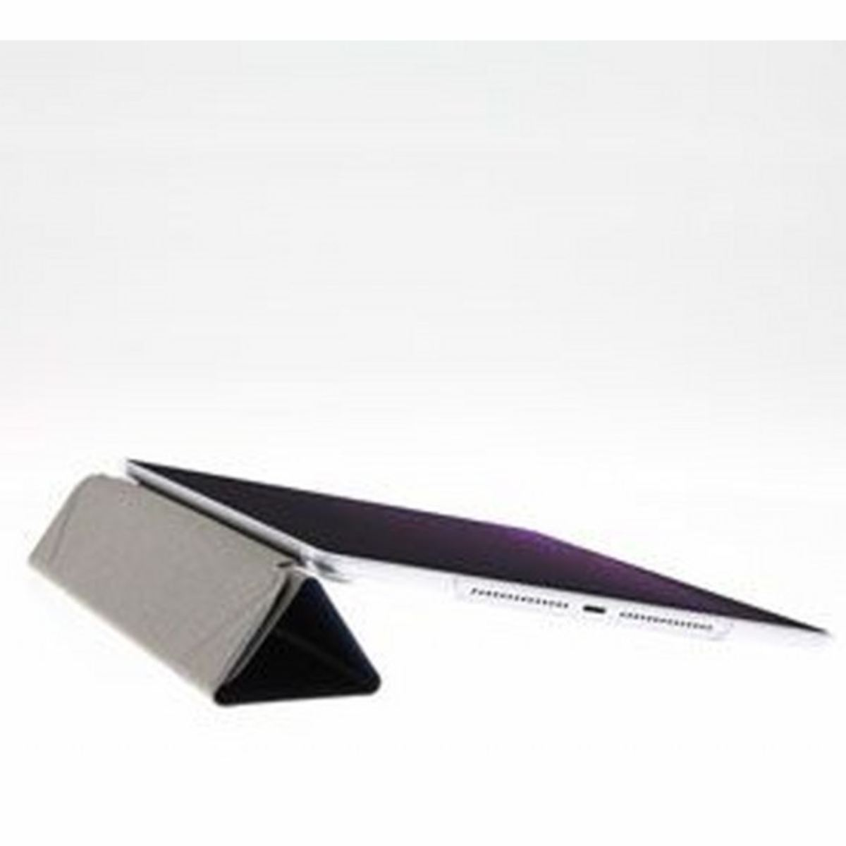Tablet su custodia grigia, angolato. Lo schermo è scuro. Sfondo bianco.