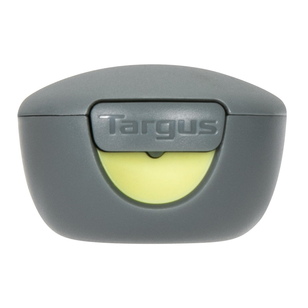 Primer plano del extremo de un control remoto Targus gris con el logotipo de Targus y una luz amarilla.