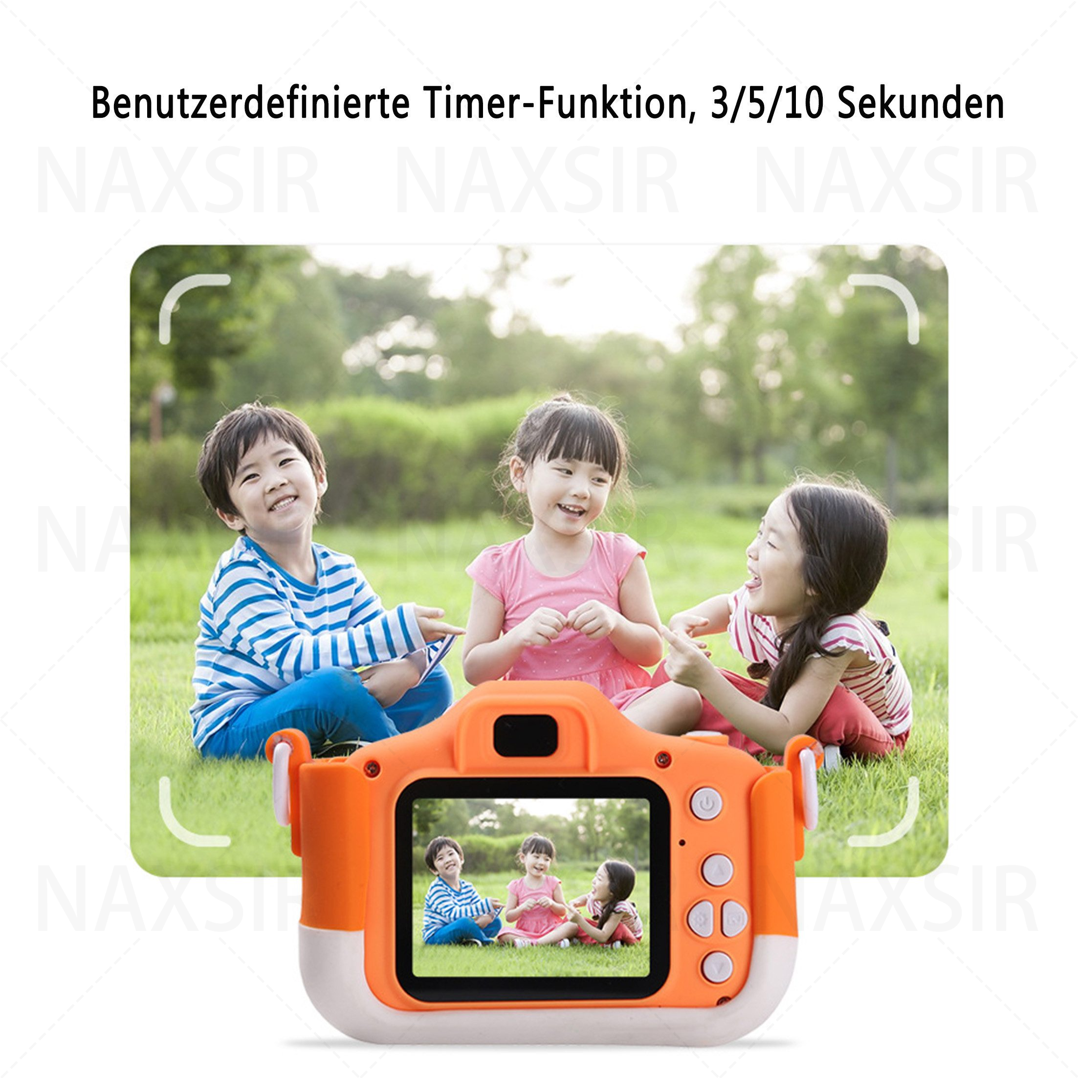 Drei Kinder lächeln im Rahmen einer orangefarbenen Spielzeugkamera. Der Hintergrund ist verschwommen.