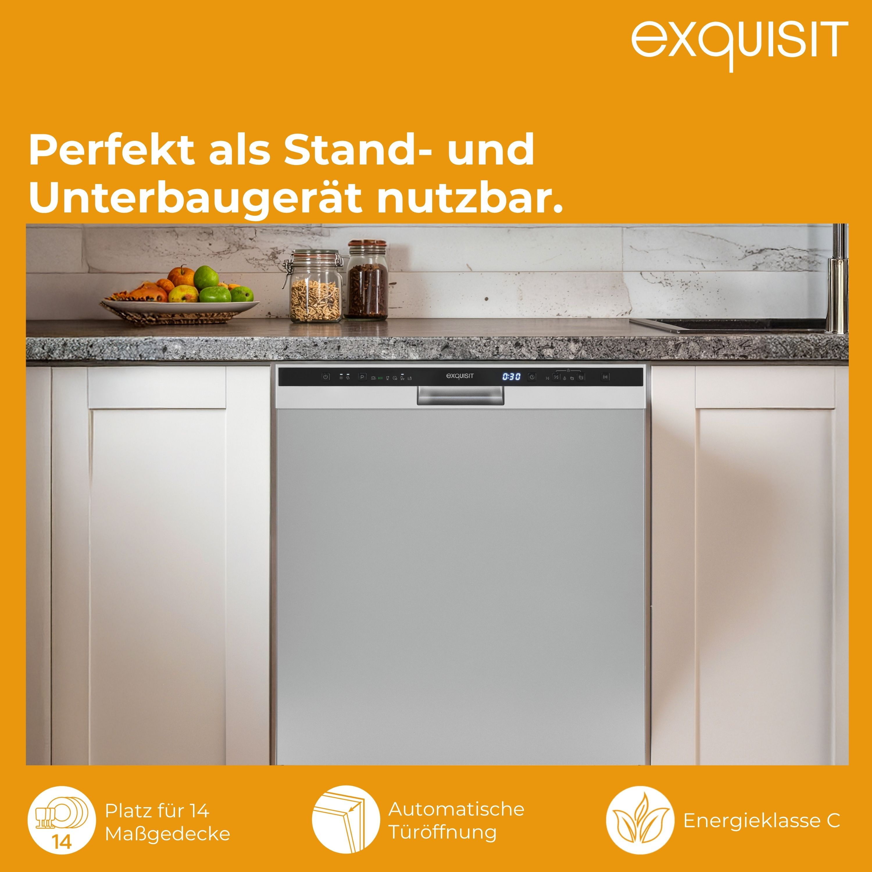Ein weißer Geschirrspüler in einer Küche installiert. Er hat ein schwarzes Bedienfeld und ein C-Energielabel.