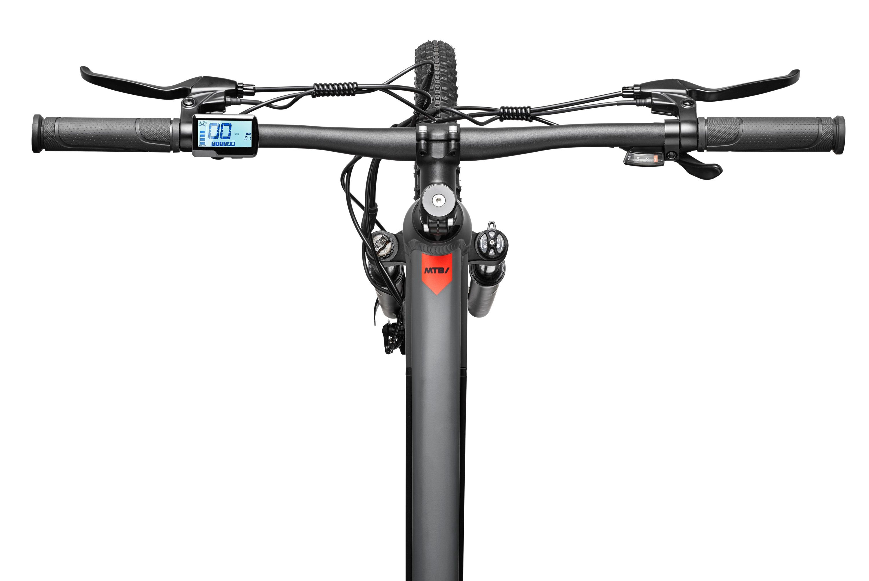 Nahaufnahme eines Fahrradlenkers mit Display. Er hat Handgriffe, Bremshebel und Kabel.