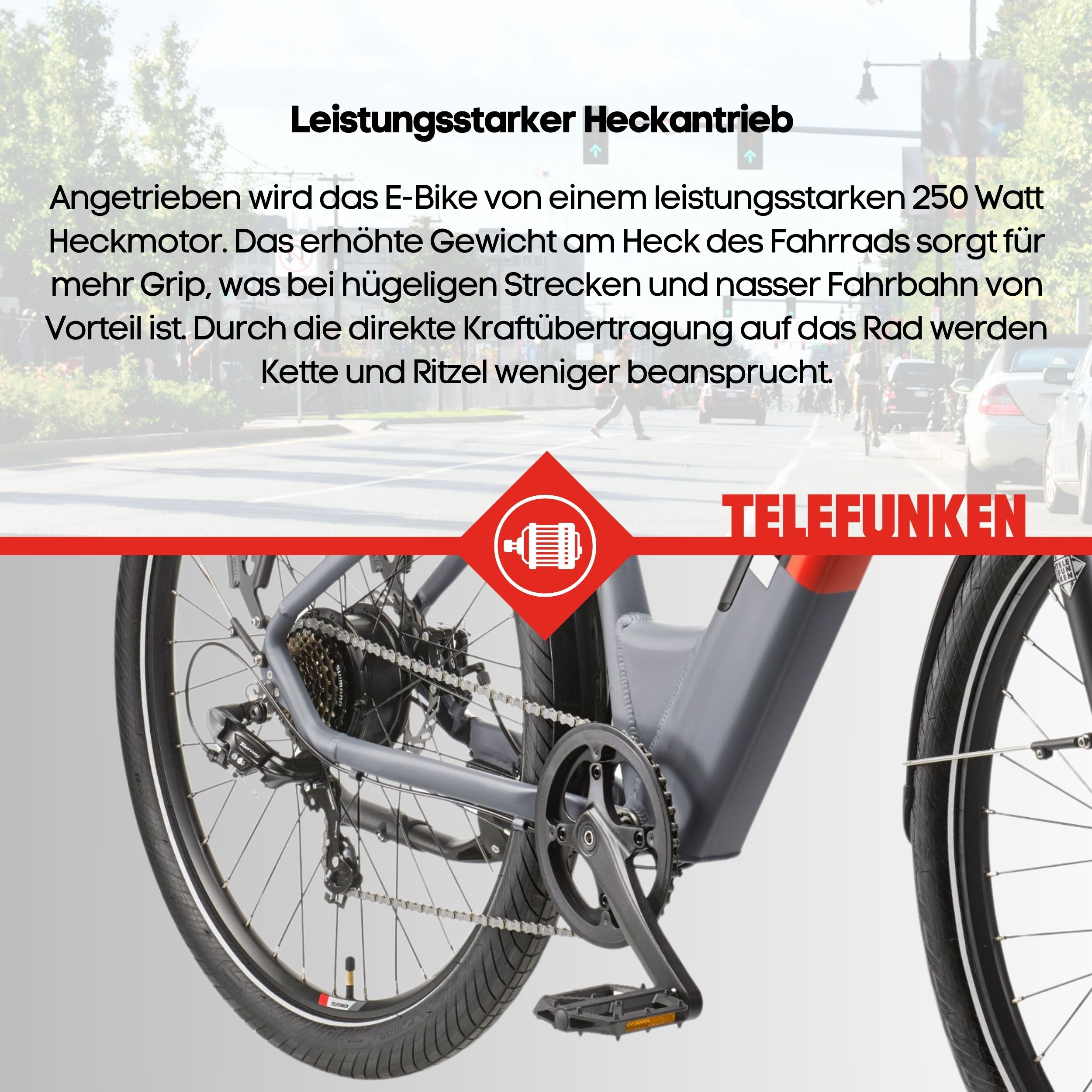 Nahaufnahme eines E-Bikes mit Hinterrad und Kette, mit Text über Motor und Leistung.