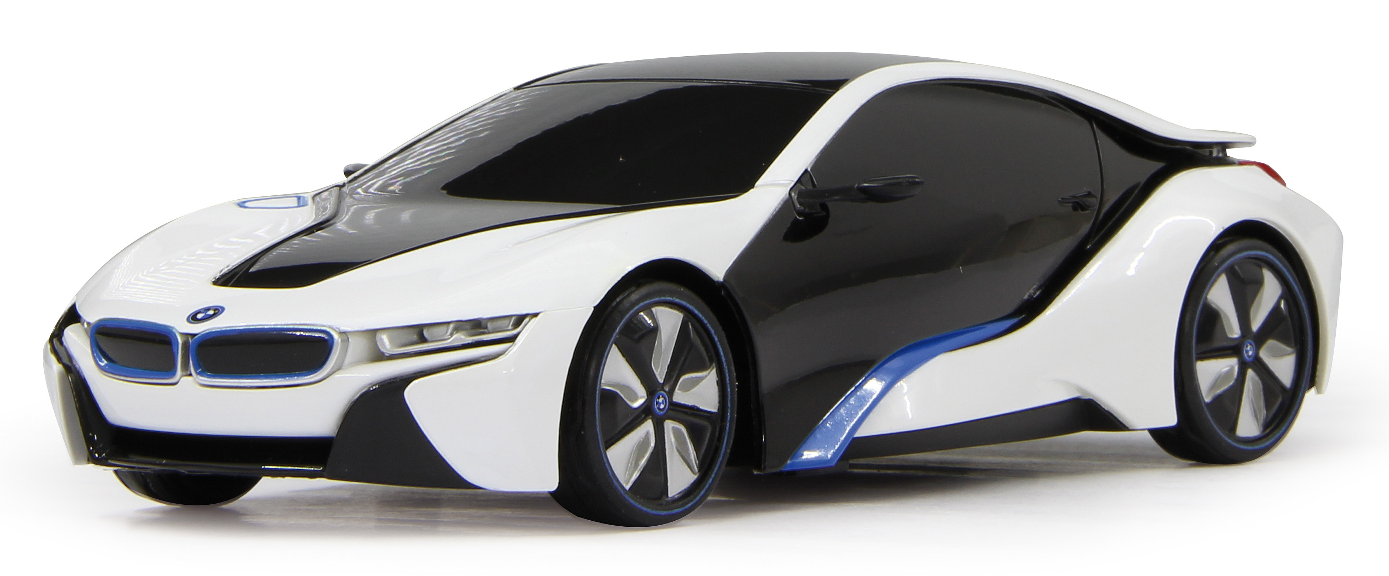 Biało-czarny samochód BMW i8 z niebieskimi akcentami, prezentujący swój przedni wygląd na tle zwykłego białego tła.