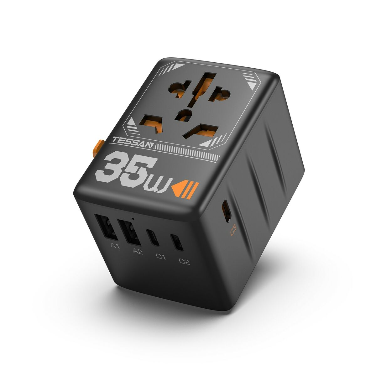 Adaptador de viaje negro con múltiples puertos, vista en ángulo, etiqueta '35W'.