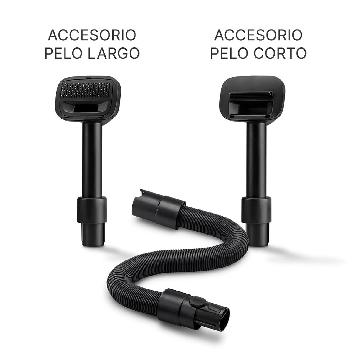 Due accessori per aspirapolvere e un tubo flessibile su una superficie bianca. Uno è per capelli lunghi, l'altro corti.