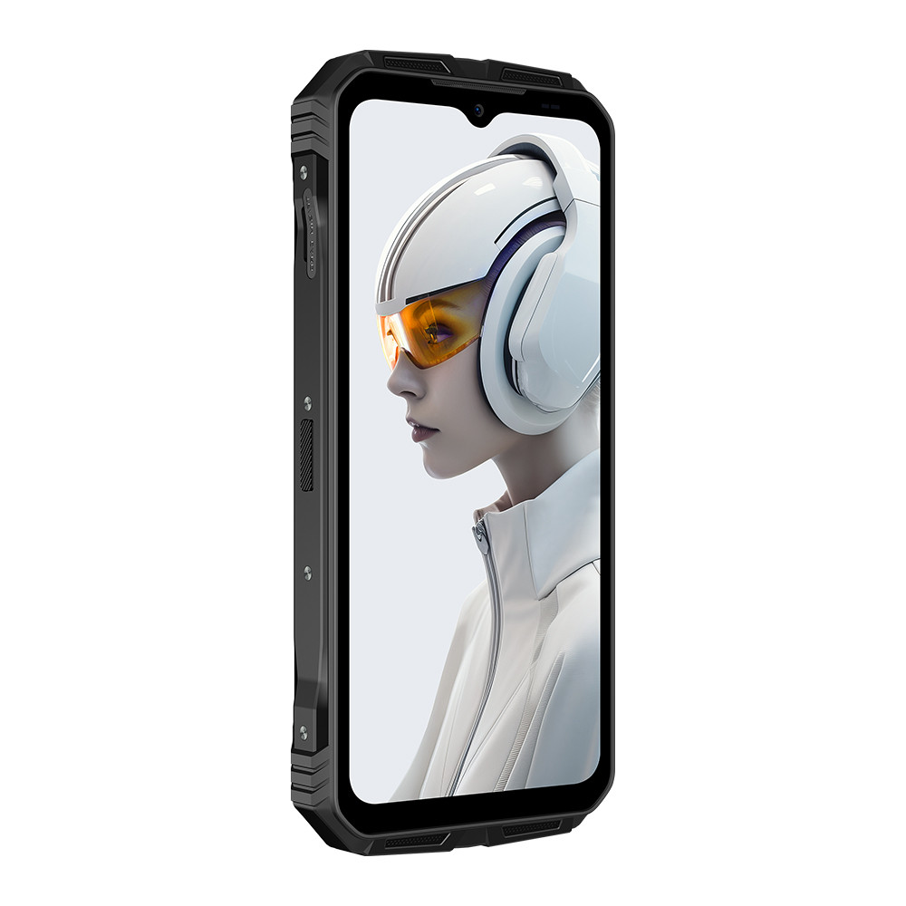 Smartphone che mostra una donna con cuffie e casco bianco, sfondo bianco.