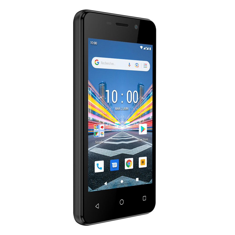 Smartphone nero, schermo con ora, data e barra di ricerca Google con sfondo urbano.