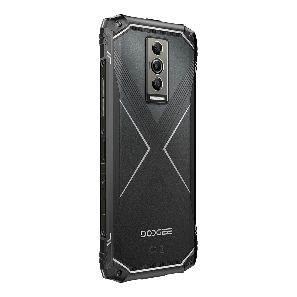 Retro di smartphone nero con configurazione a tripla fotocamera e logo DOOGEE. Linee diagonali.