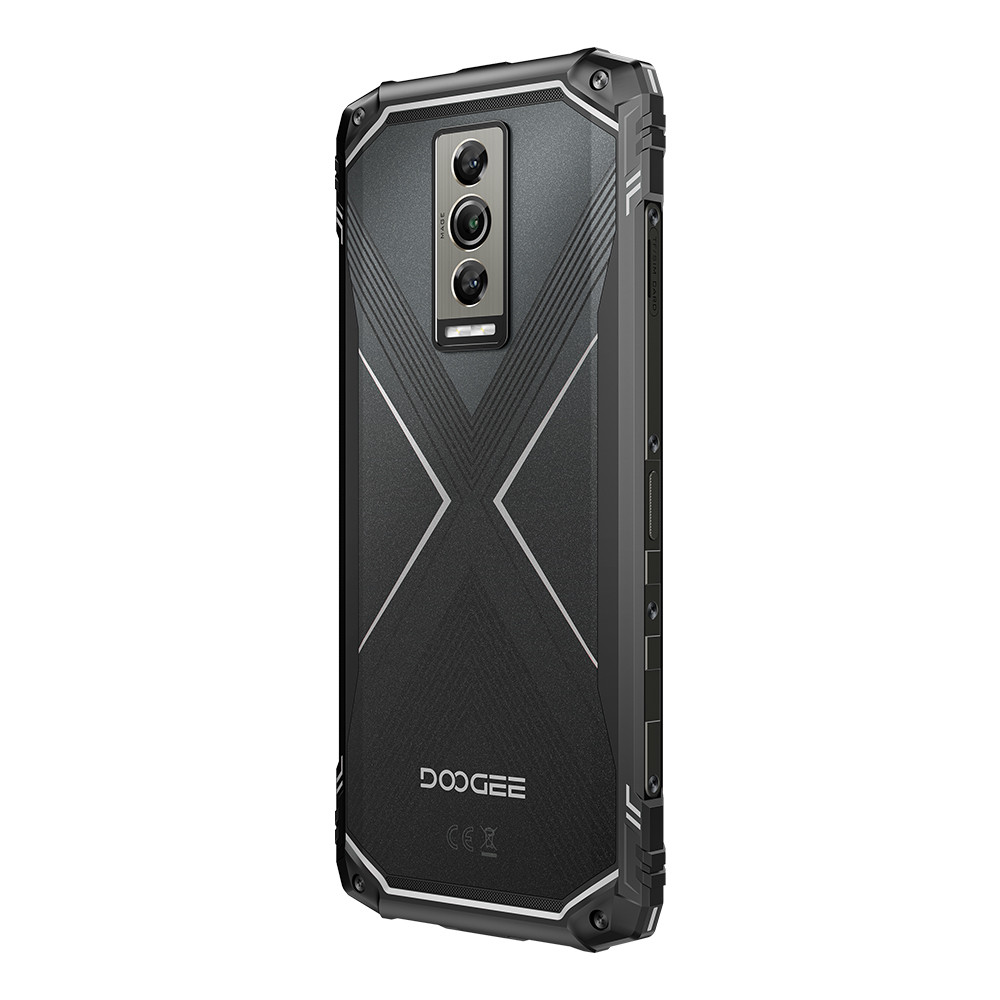 Retro di uno smartphone nero con configurazione a tripla fotocamera e logo Doogee.