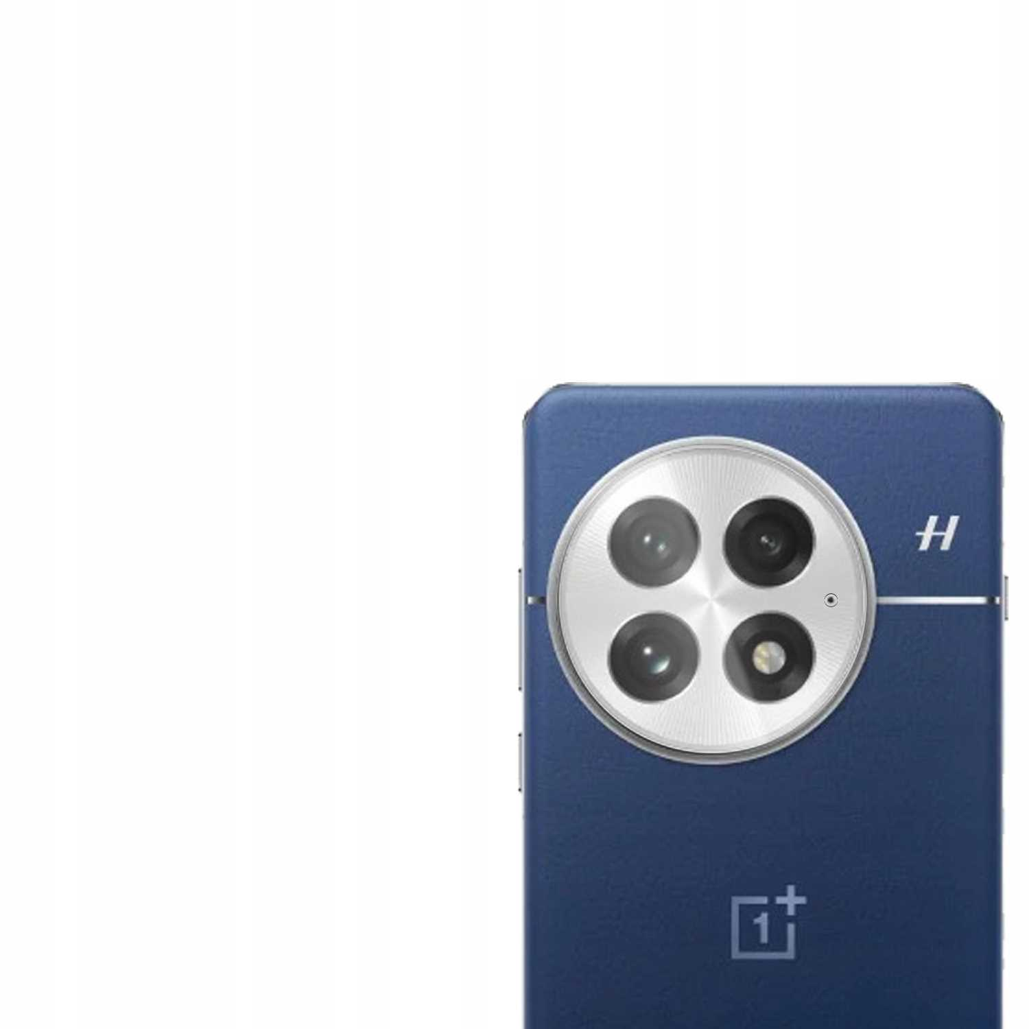 Niebieski telefon z modułem aparatu. Moduł aparatu ma cztery obiektywy i okrągły design.