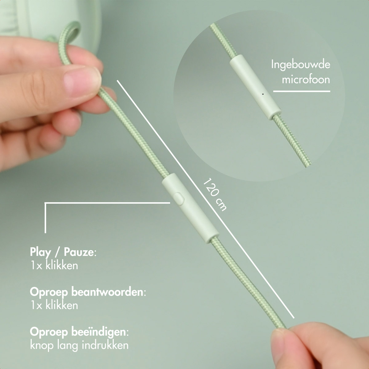 Close-up van een koptelefoonkabel met een ingebouwde microfoon. Toont bedieningselementen voor afspelen/pauzeren en oproepen beantwoorden.