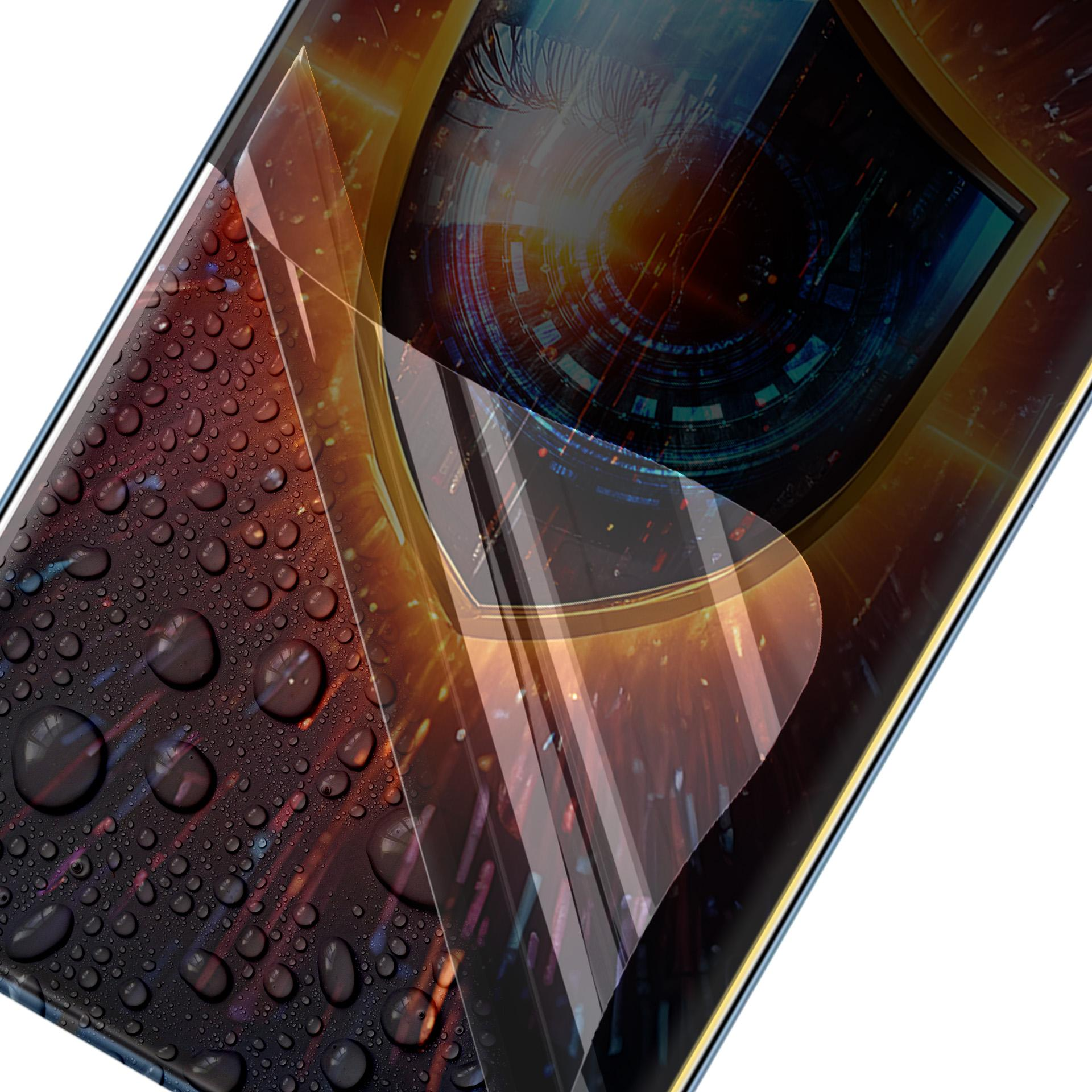 Ochraniacz ekranu jest nakładany na telefon, z kroplami wody na ekranie.