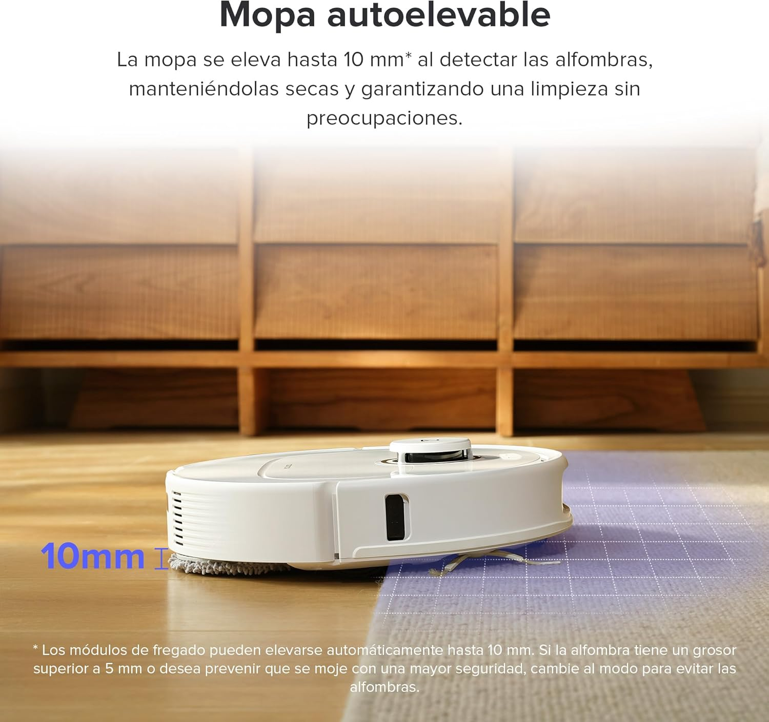 Aspiradora robótica en un piso, limpiando. Texto en español explicando la función de la mopa elevable.