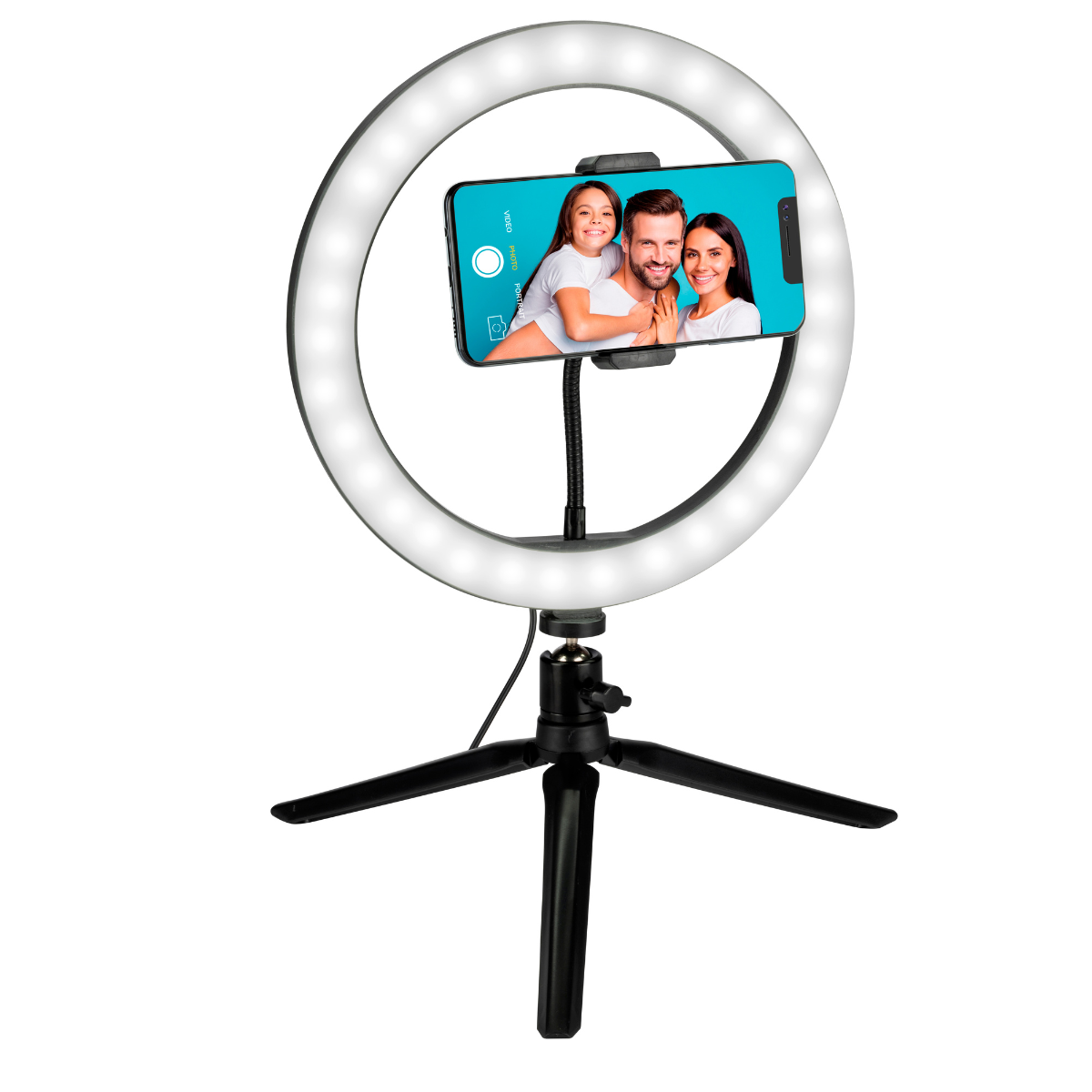 Ringlicht met een telefoon waarop een familiefoto wordt weergegeven. De telefoon is op een statief gemonteerd. Witte achtergrond.
