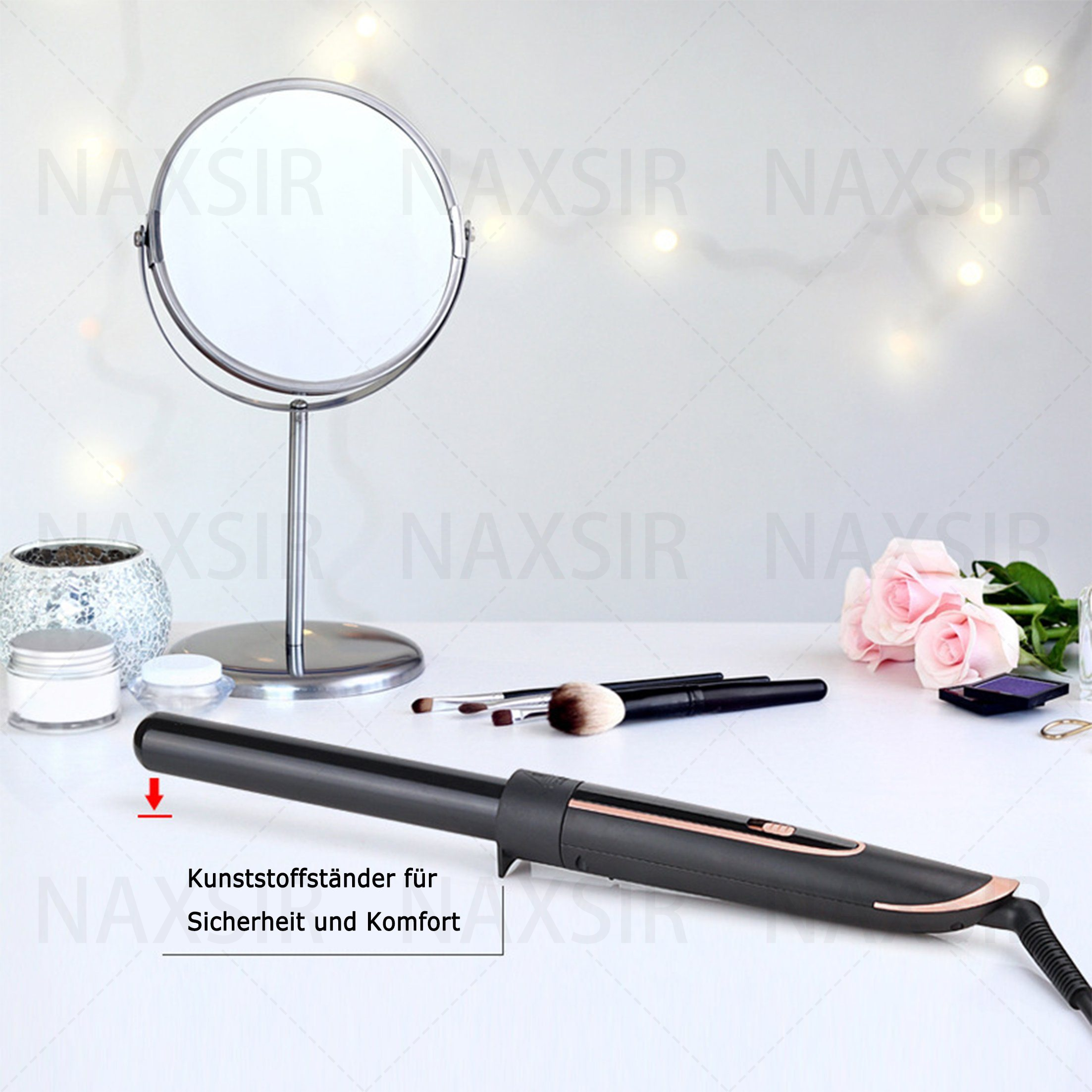 Haarstyling-Setup. Lockenstab und Spiegel werden auf einem Tisch mit Schönheitsprodukten und Blumen angezeigt.