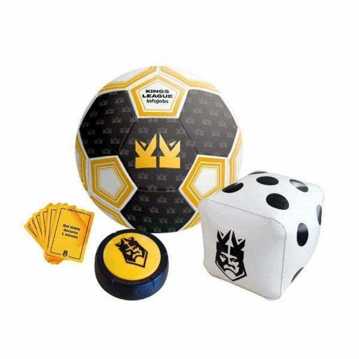 Un balón de fútbol, un dado, cartas y un disco pequeño, todos con un logo de corona, sobre una superficie blanca.