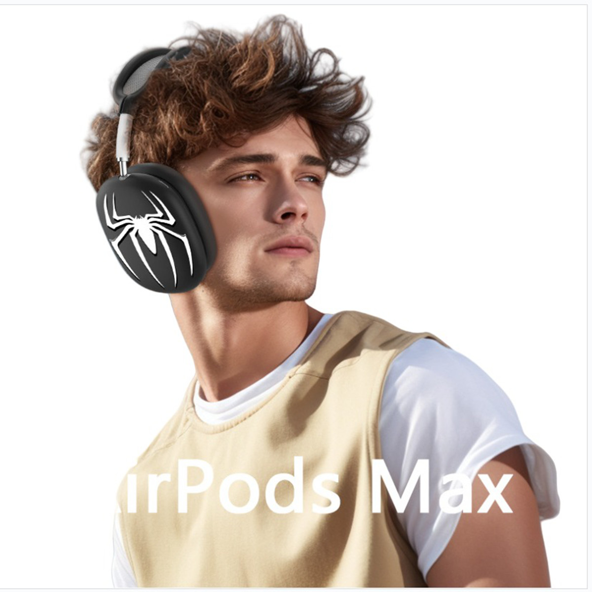 Un hombre con una camisa blanca y una chaqueta beige lleva auriculares con un logotipo de araña. El fondo es blanco.